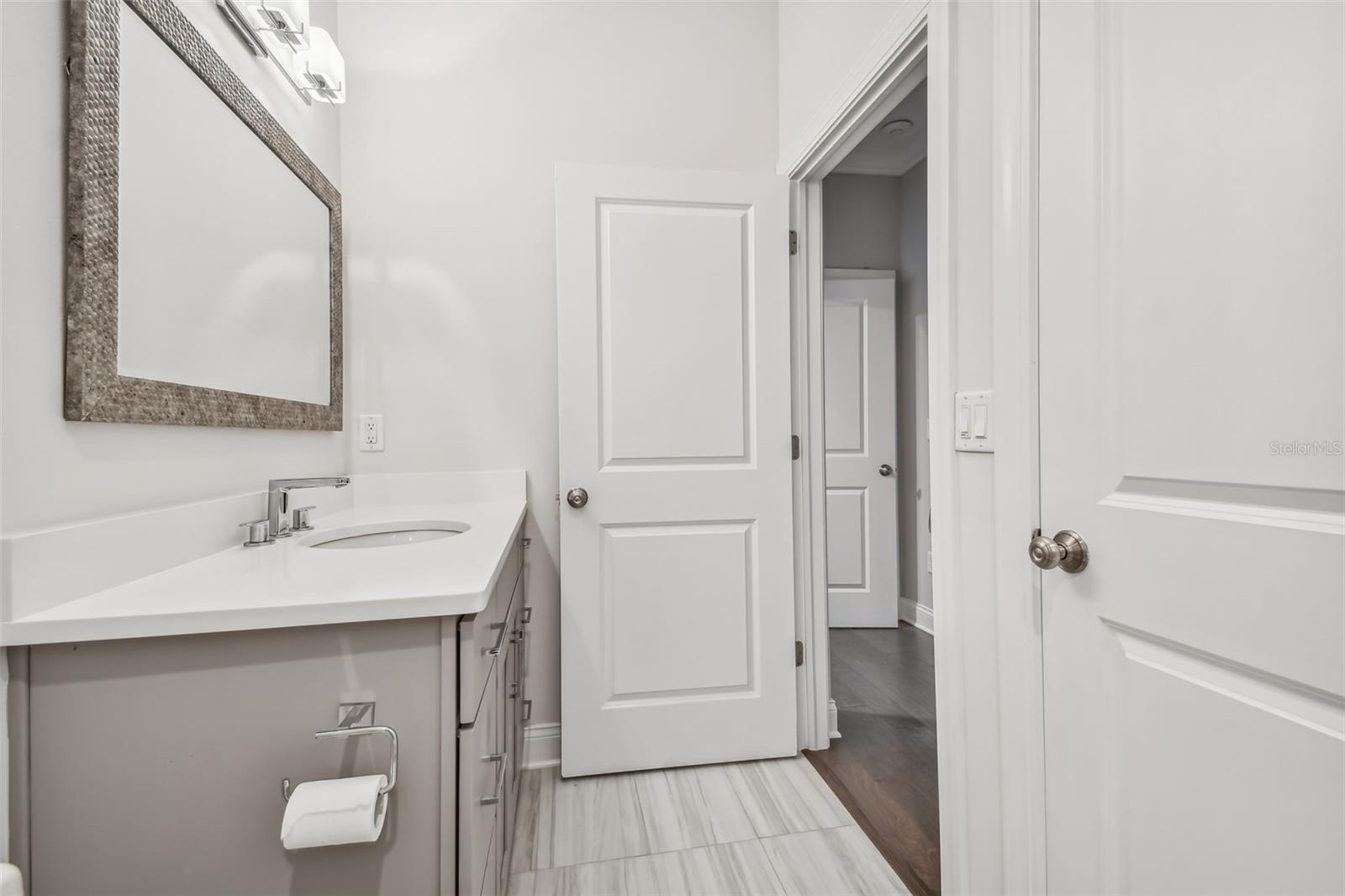 UPTOWN CRESCENT LAKE - Residential Lease