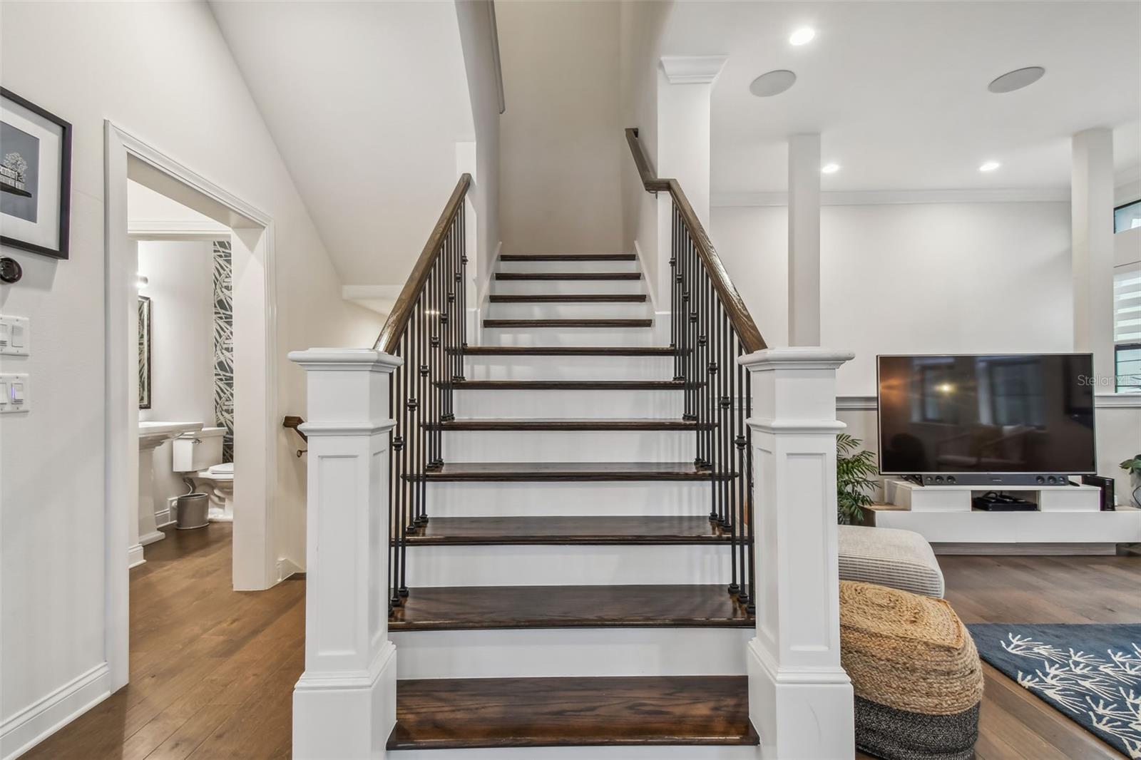 UPTOWN CRESCENT LAKE - Residential Lease