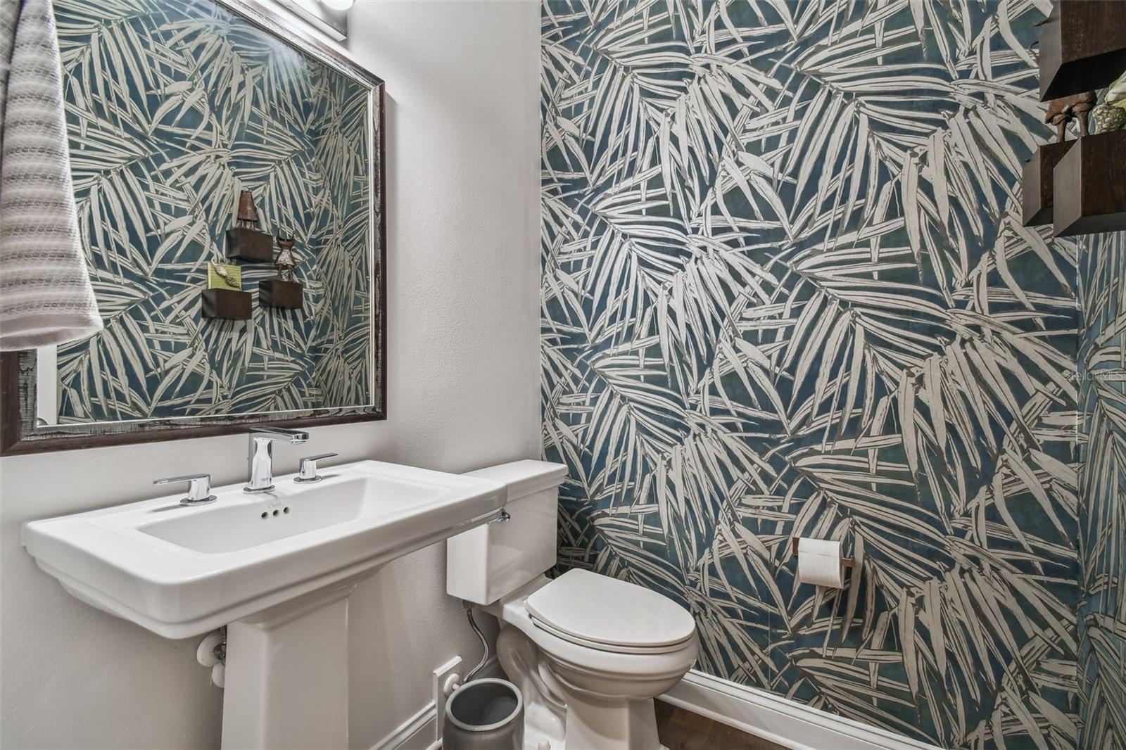 UPTOWN CRESCENT LAKE - Residential Lease