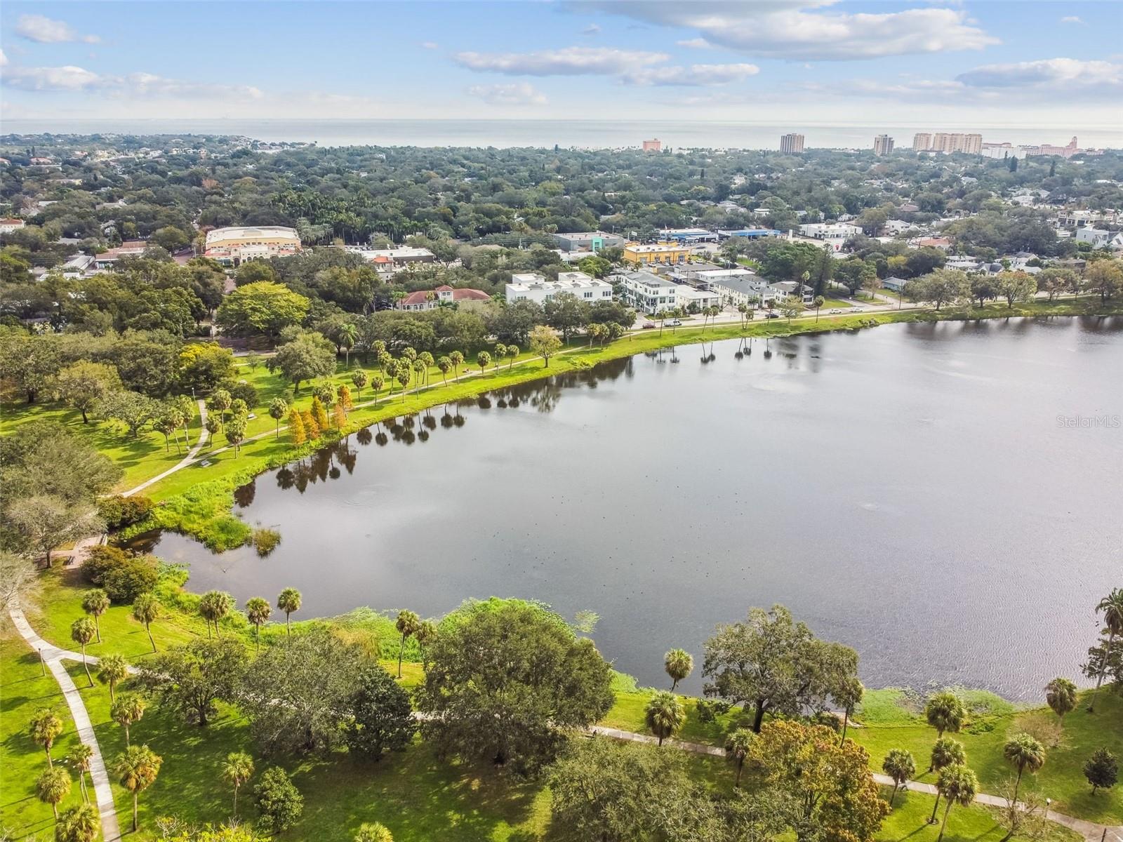 UPTOWN CRESCENT LAKE - Residential Lease