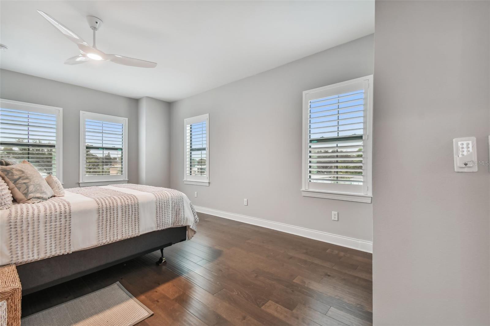 UPTOWN CRESCENT LAKE - Residential Lease