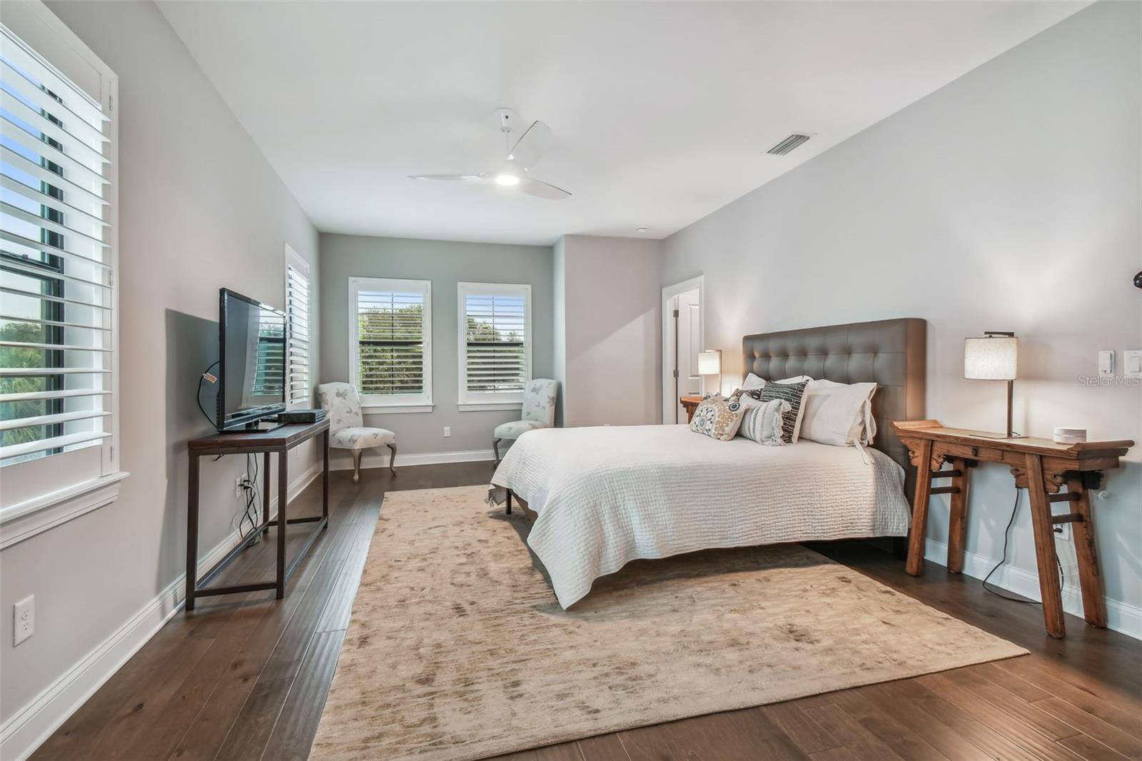 UPTOWN CRESCENT LAKE - Residential Lease