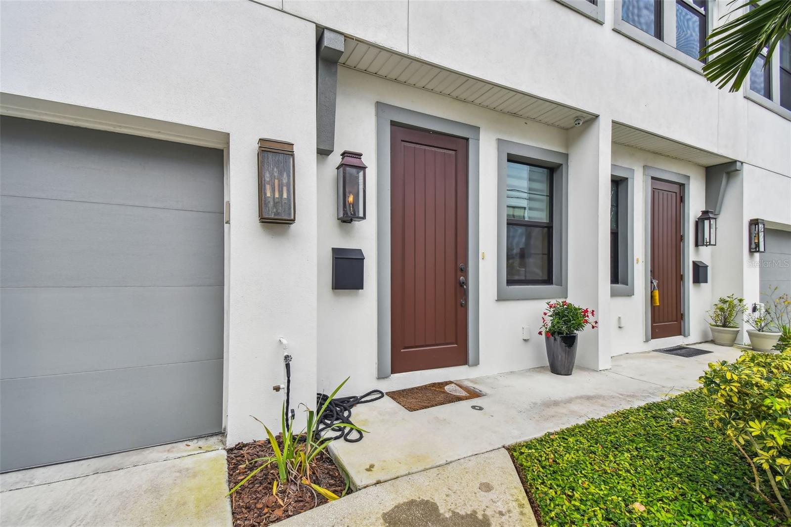 UPTOWN CRESCENT LAKE - Residential Lease