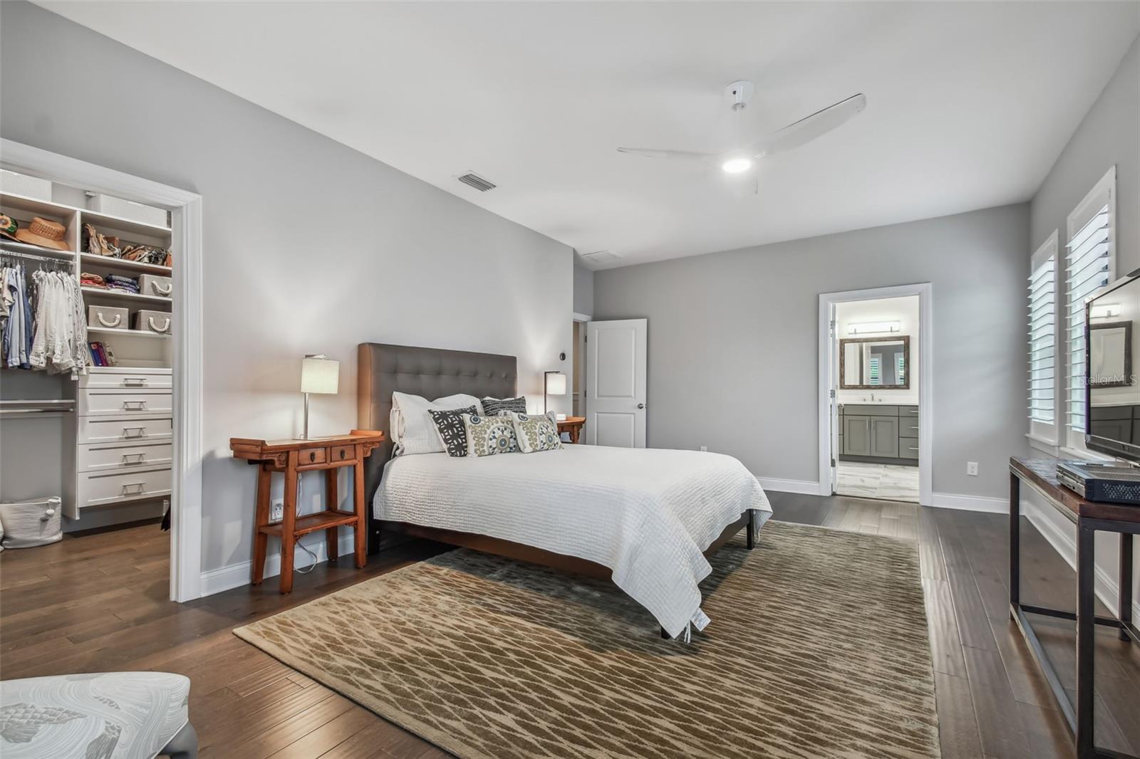 UPTOWN CRESCENT LAKE - Residential Lease