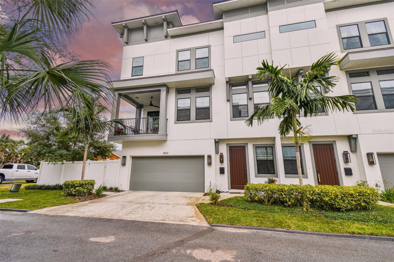 UPTOWN CRESCENT LAKE - Residential Lease