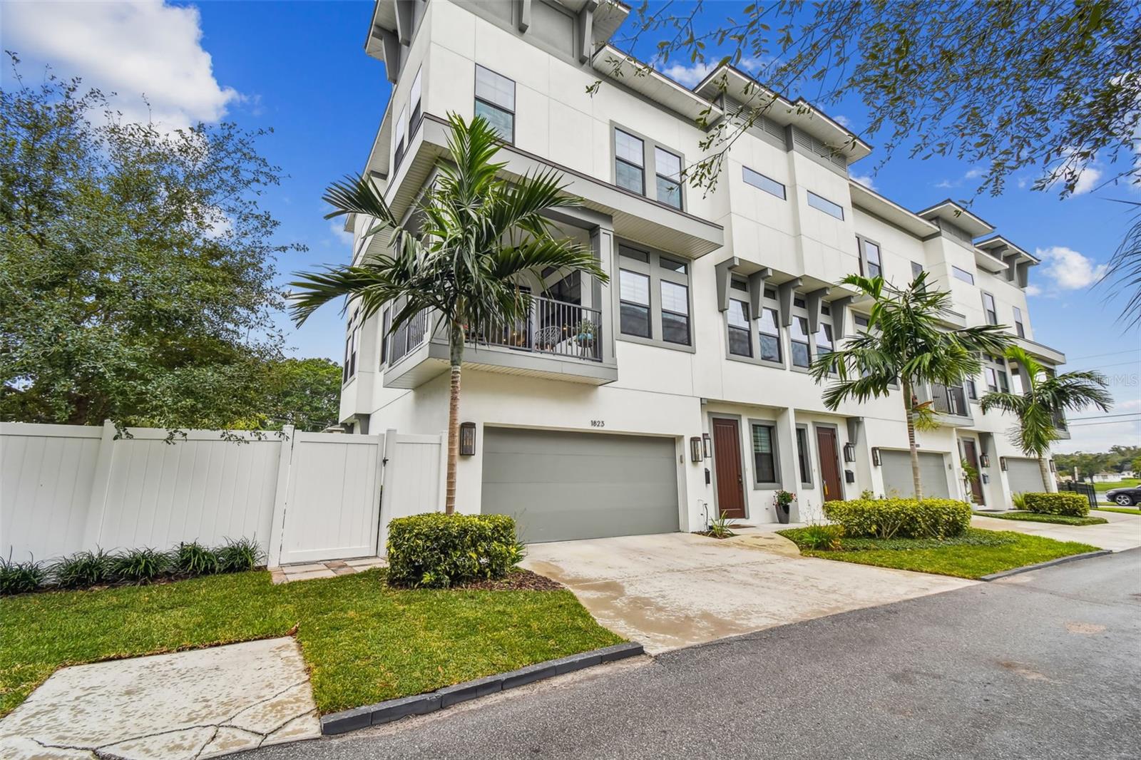 UPTOWN CRESCENT LAKE - Residential Lease