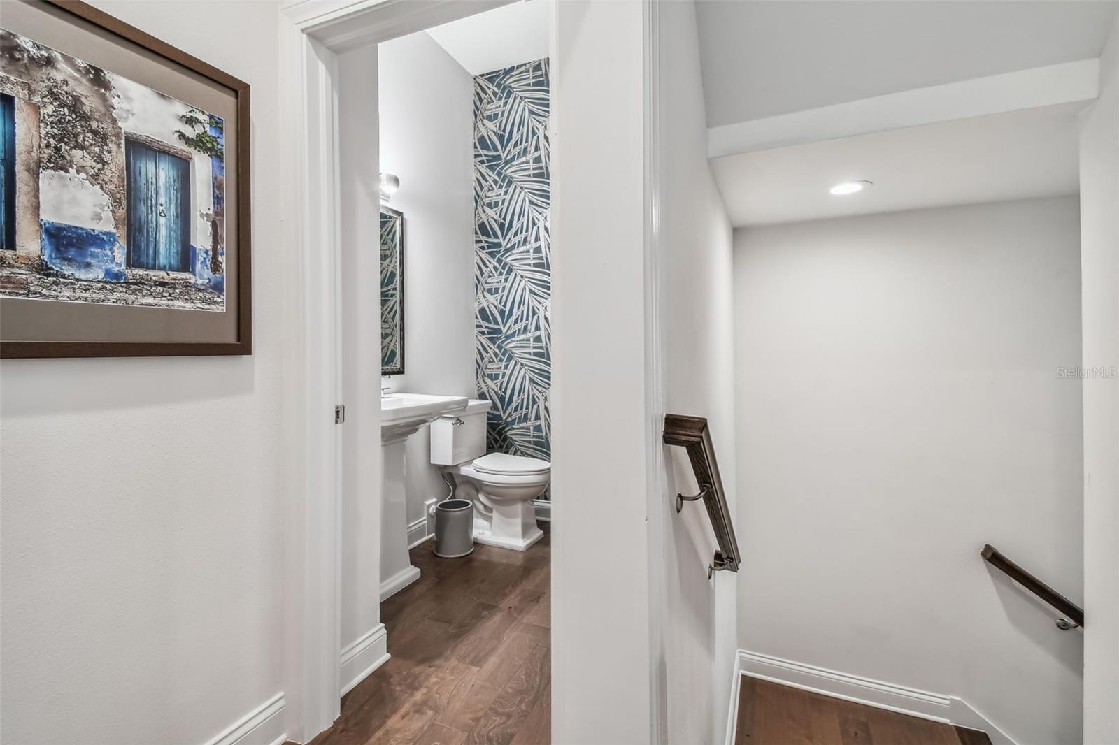 UPTOWN CRESCENT LAKE - Residential Lease