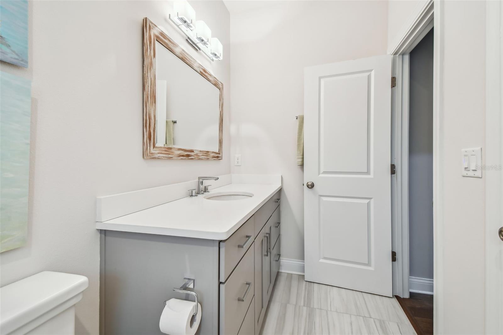 UPTOWN CRESCENT LAKE - Residential Lease