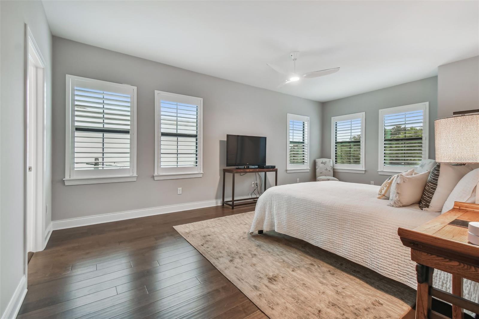 UPTOWN CRESCENT LAKE - Residential Lease