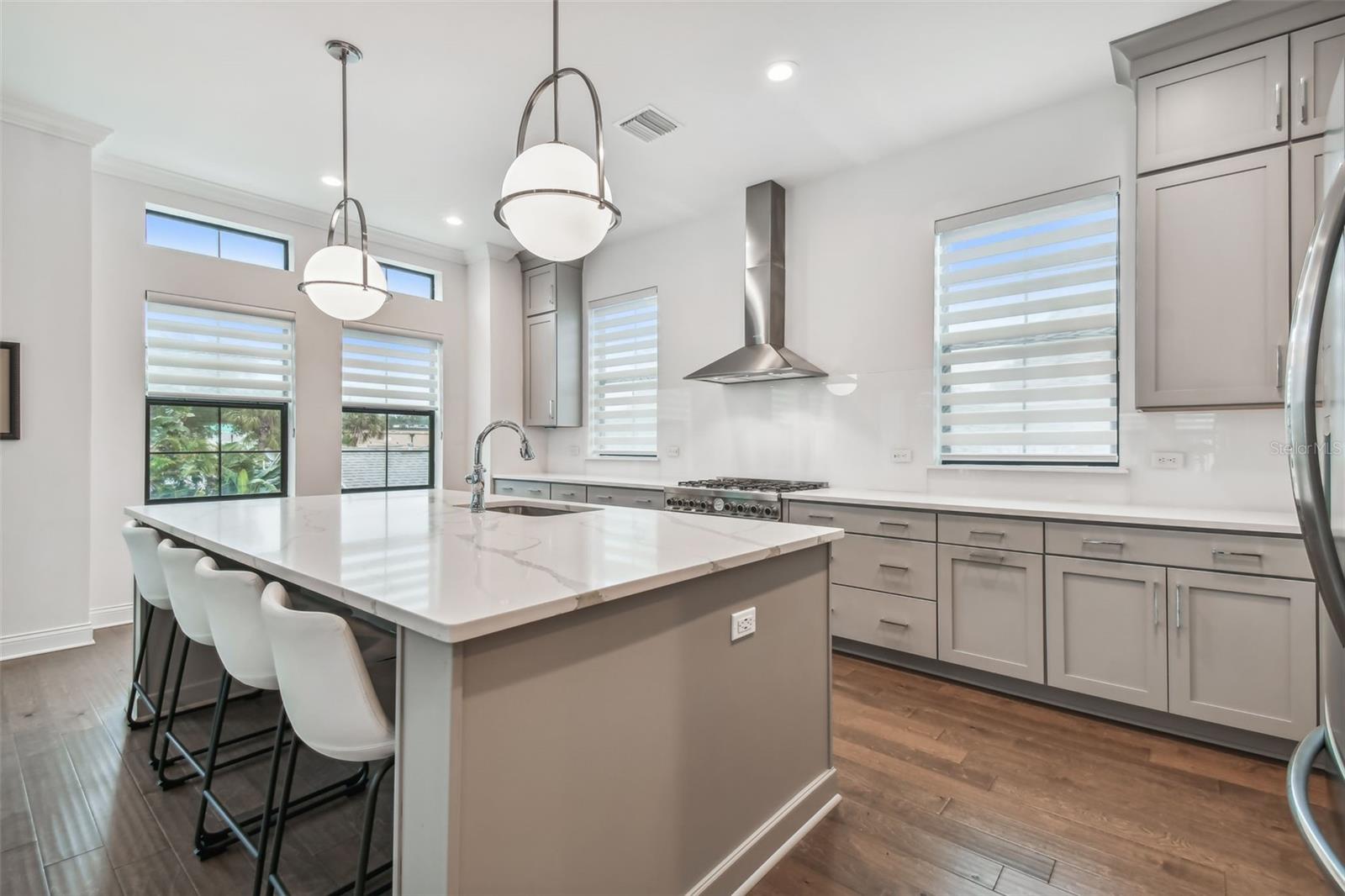 UPTOWN CRESCENT LAKE - Residential Lease