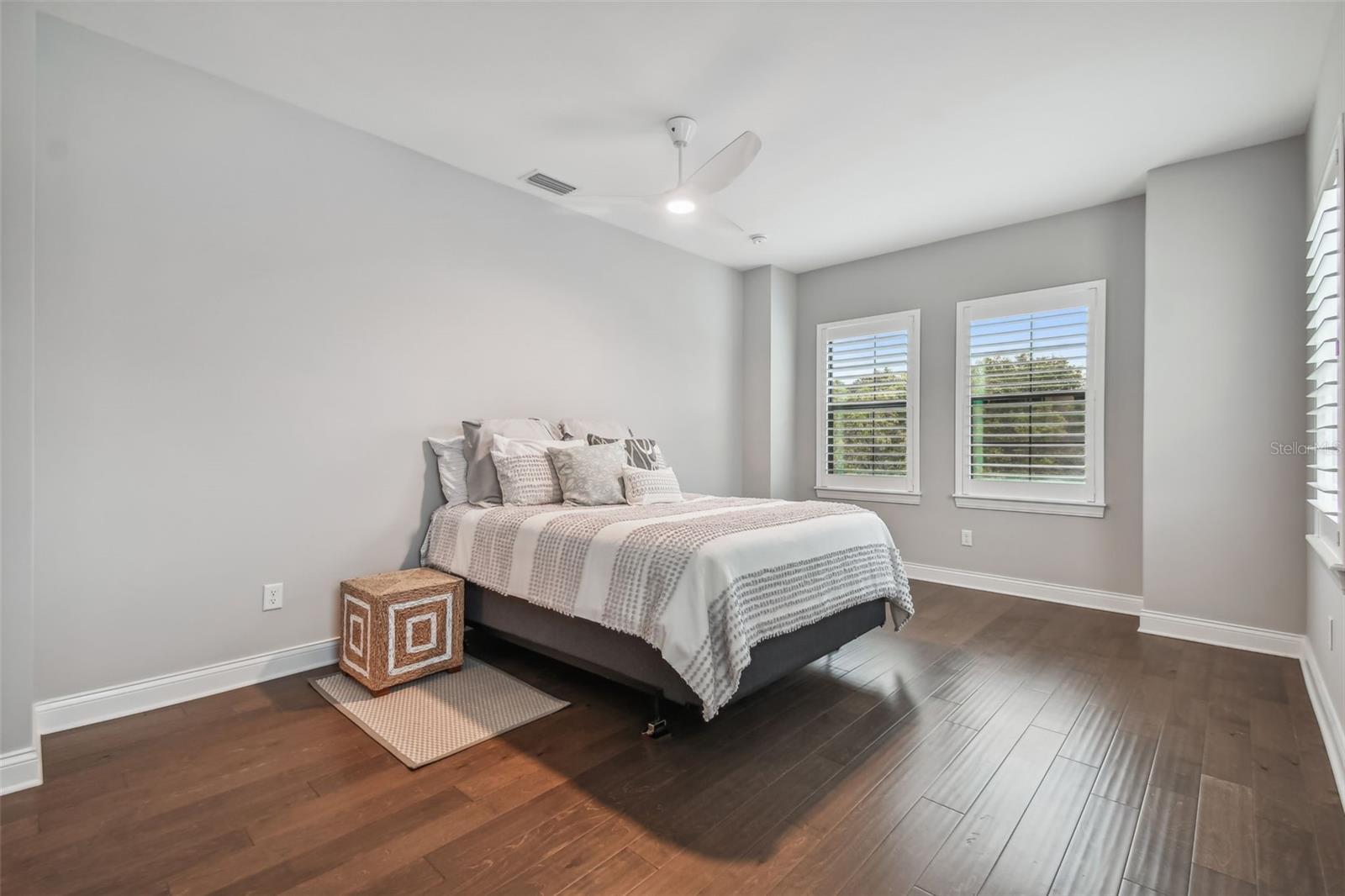 UPTOWN CRESCENT LAKE - Residential Lease