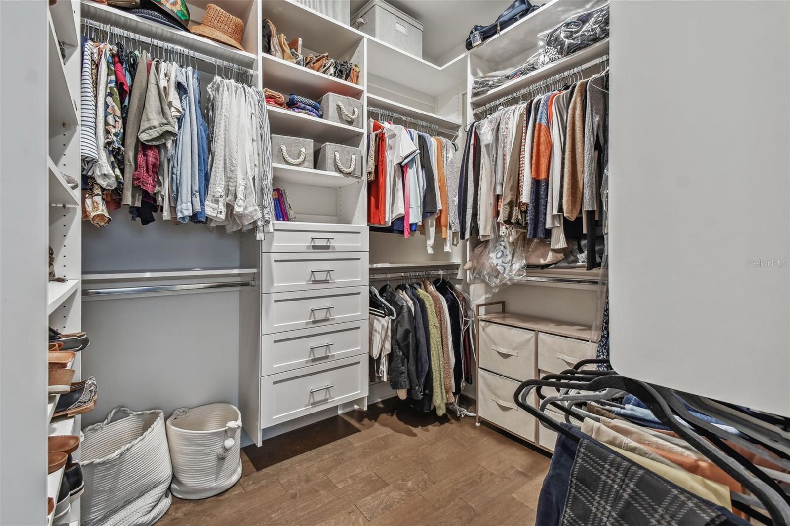 UPTOWN CRESCENT LAKE - Residential Lease