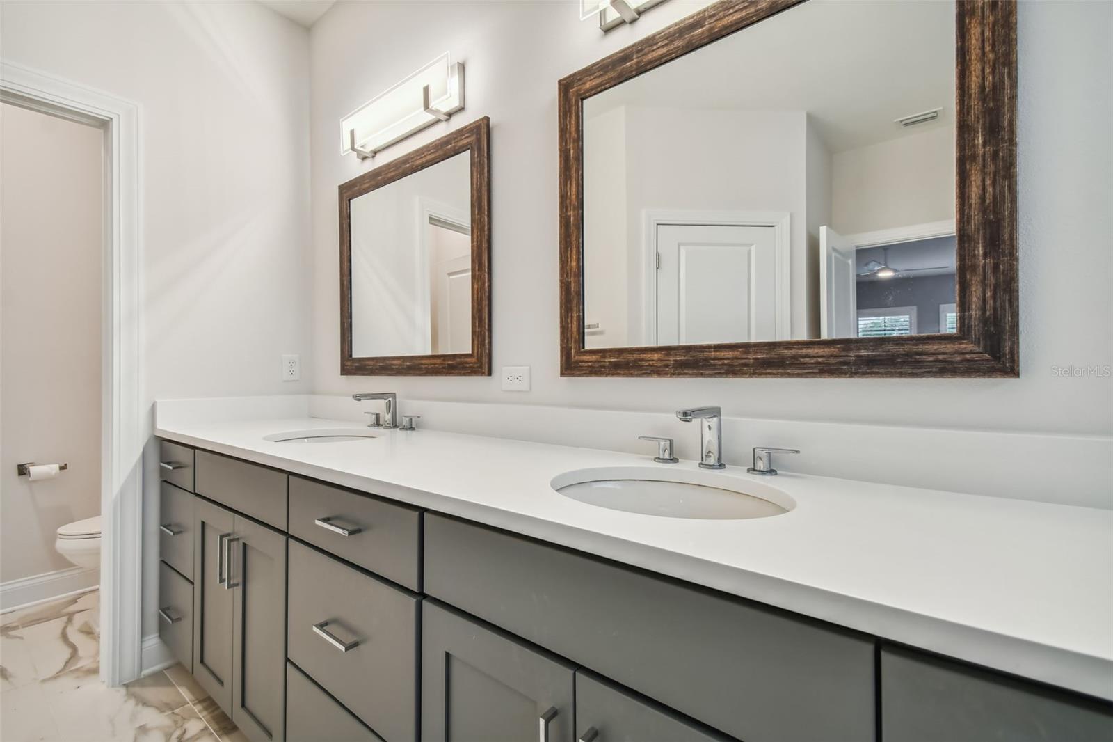 UPTOWN CRESCENT LAKE - Residential Lease