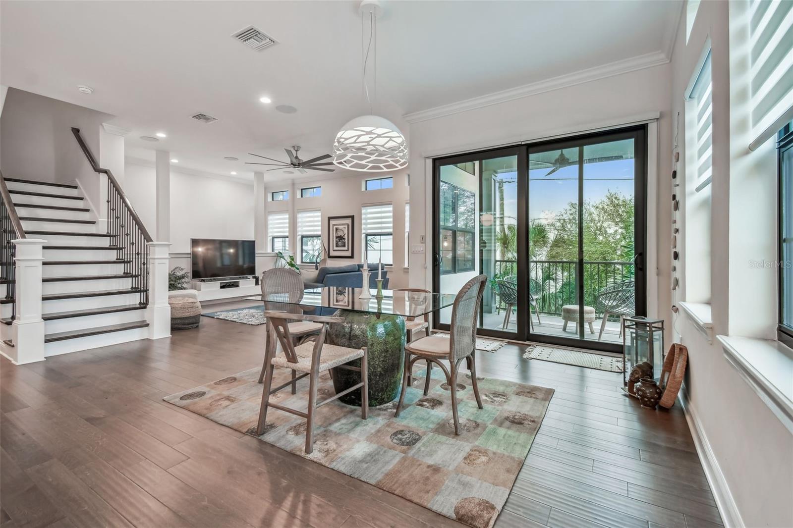 UPTOWN CRESCENT LAKE - Residential Lease