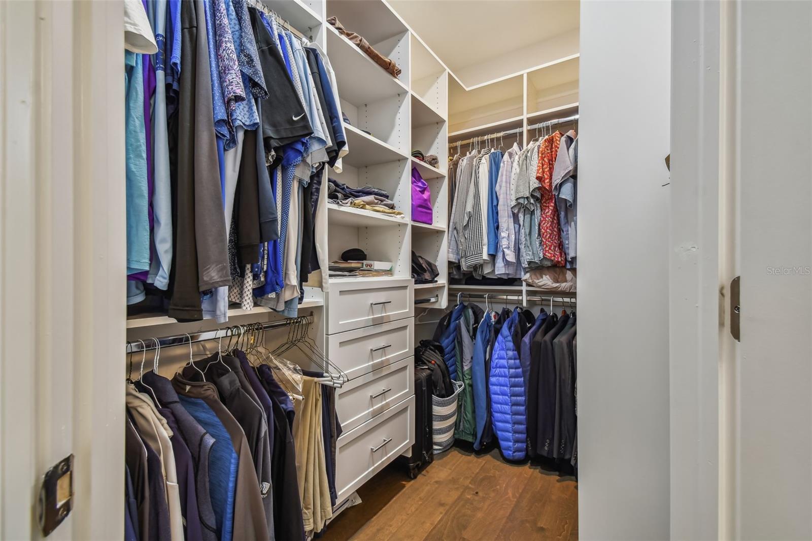 UPTOWN CRESCENT LAKE - Residential Lease