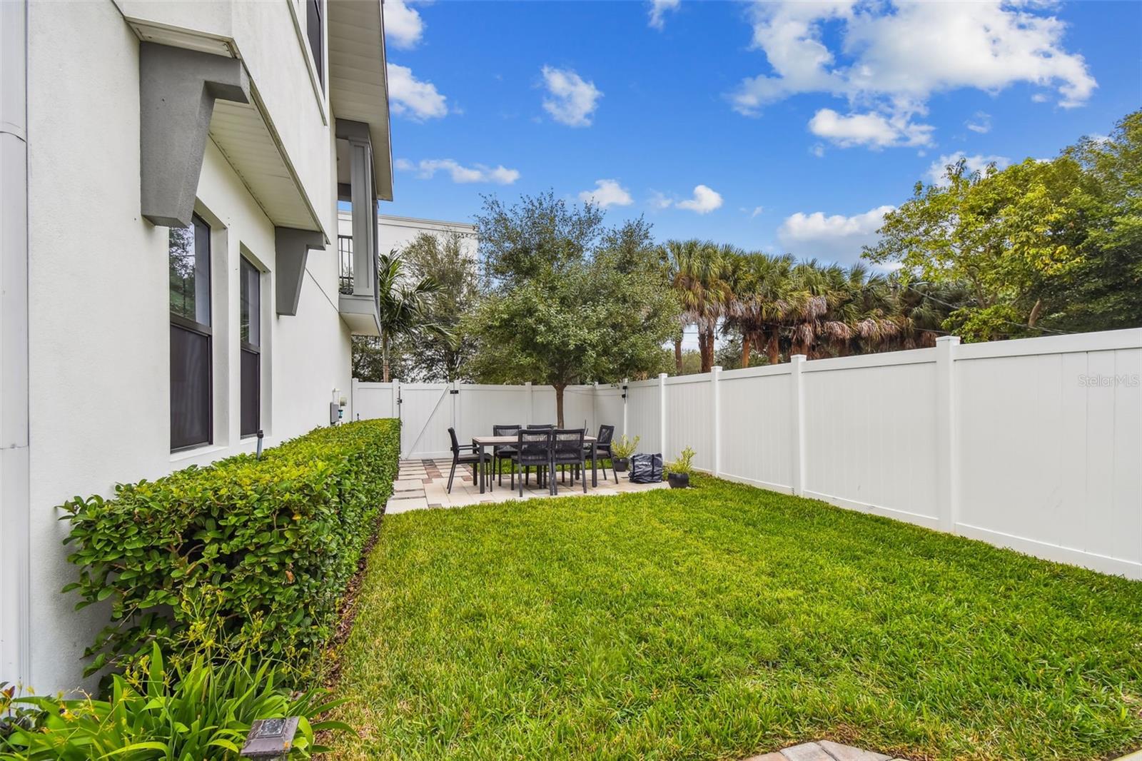 UPTOWN CRESCENT LAKE - Residential Lease