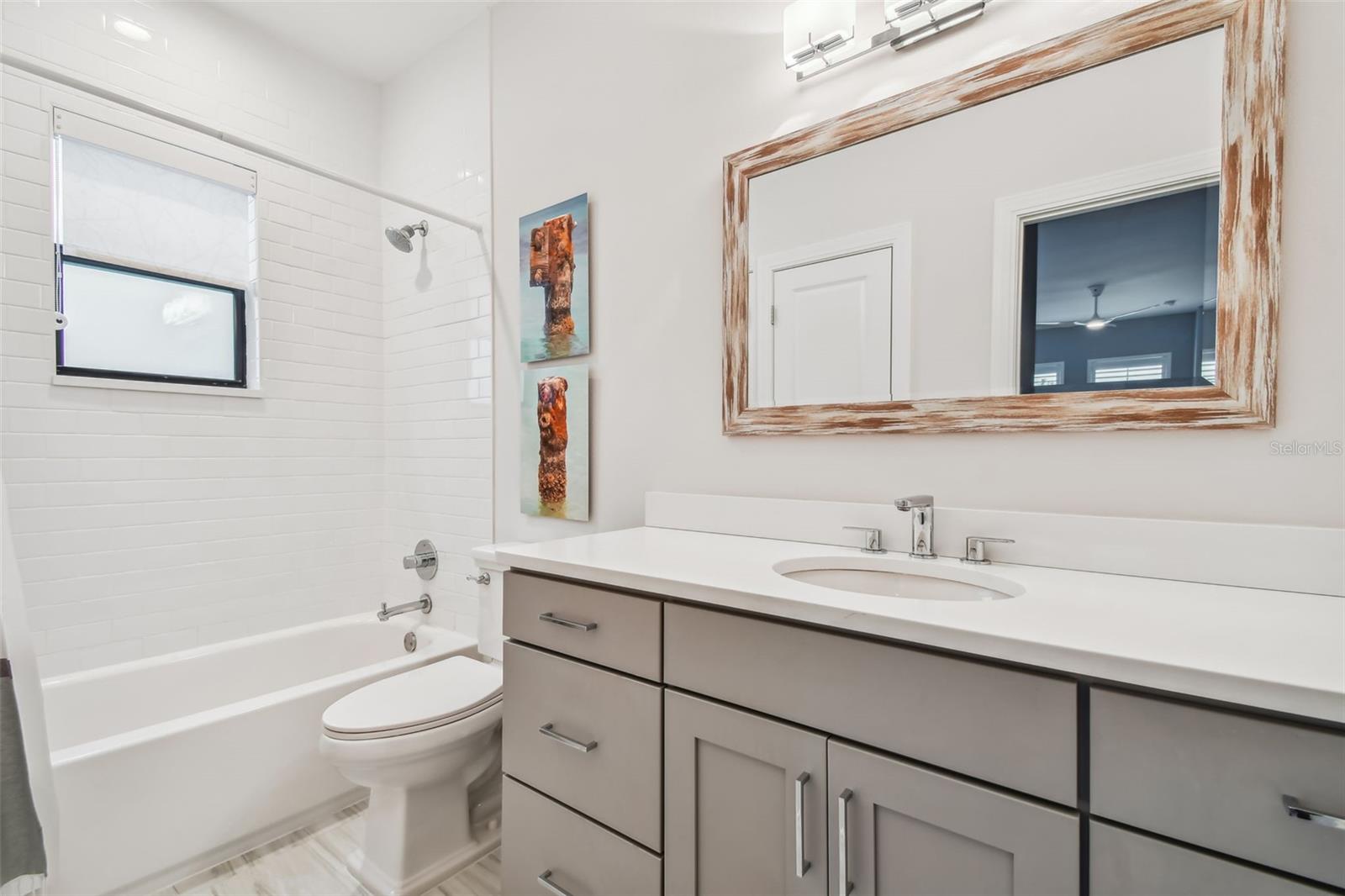 UPTOWN CRESCENT LAKE - Residential Lease