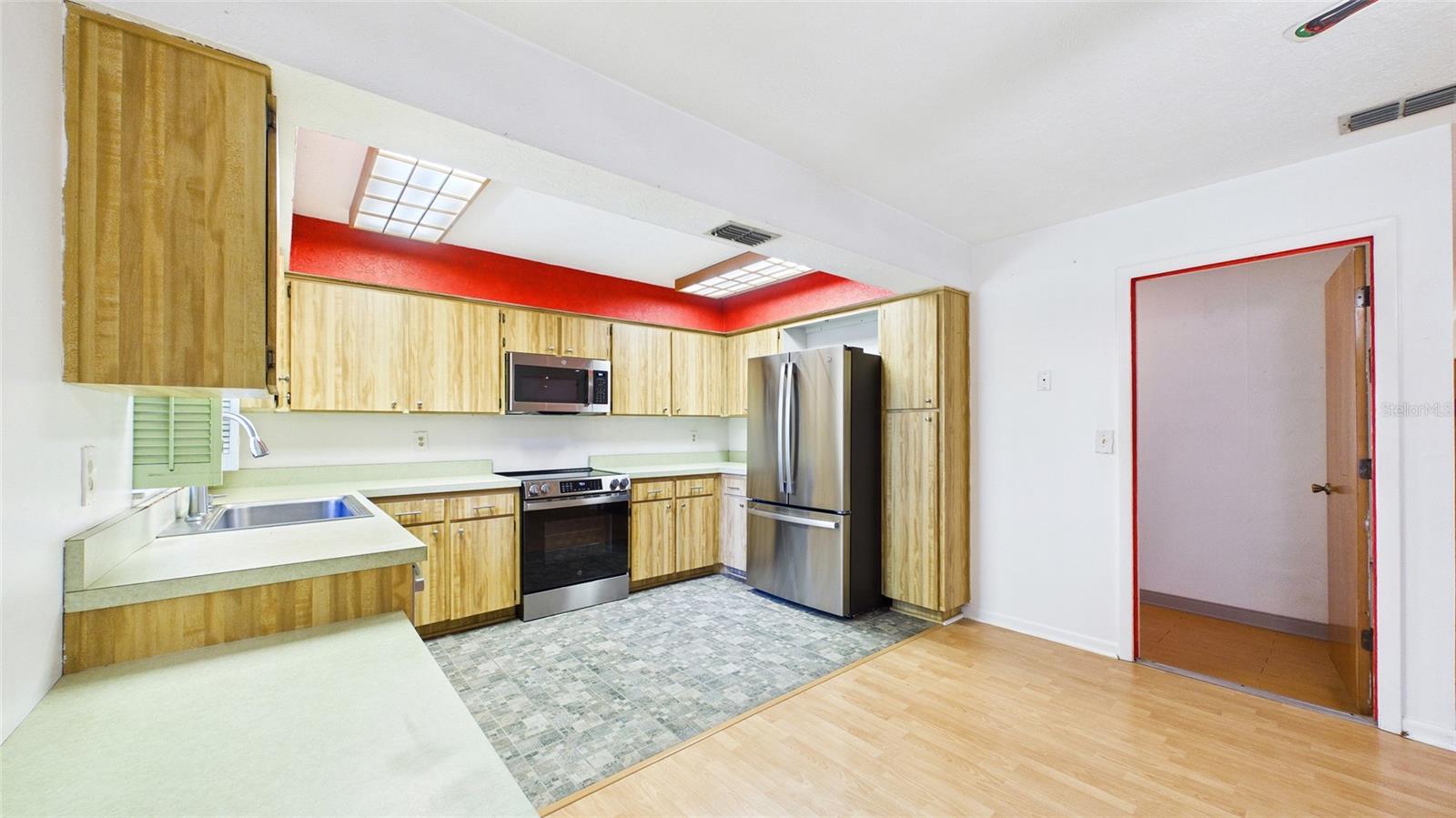 CAMBRIDGE CLARK ESTATES - Residential