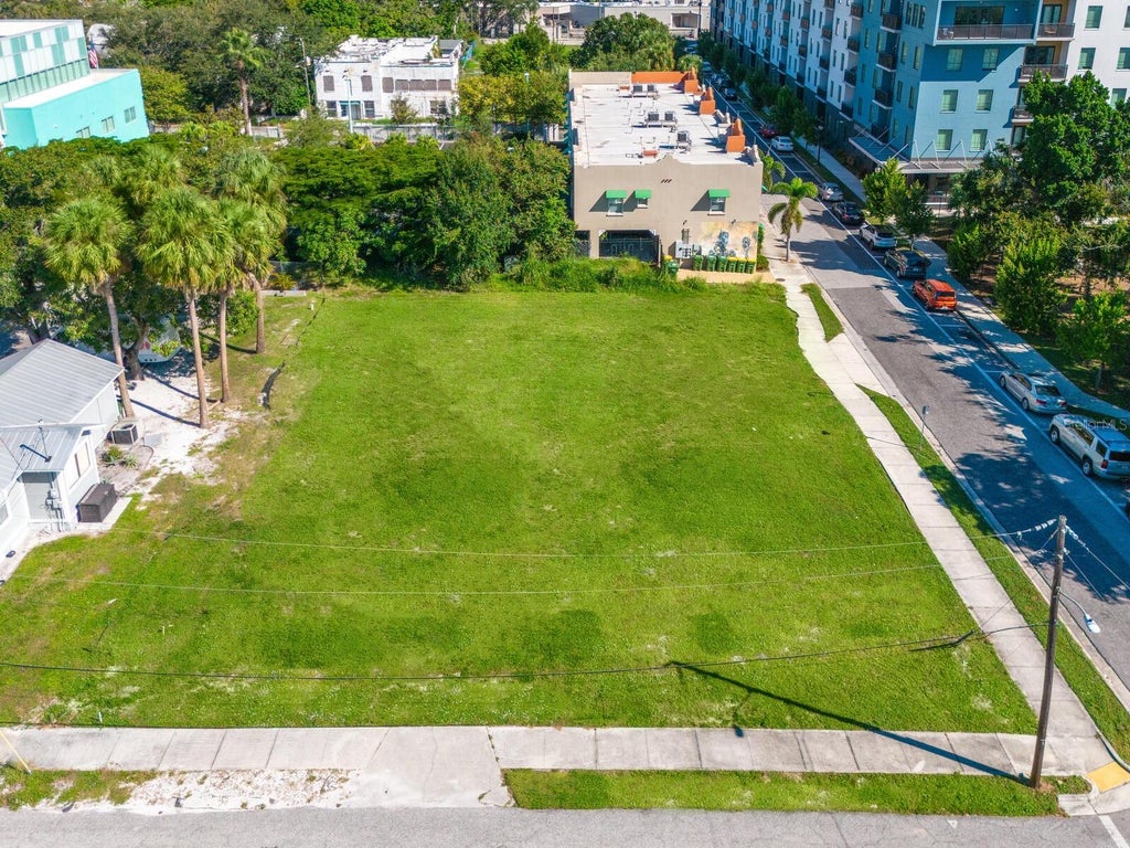 Photo of 701 Cohen Way, Sarasota, FL 34236 (MLS # A4706492)