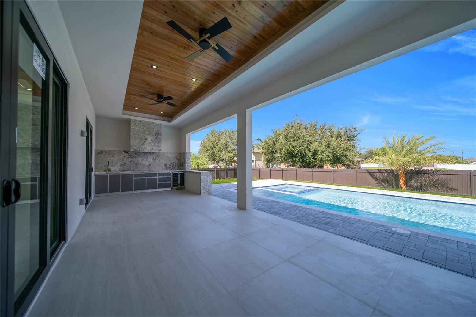 2421 N SANTA BARBARA BOULEVARD N