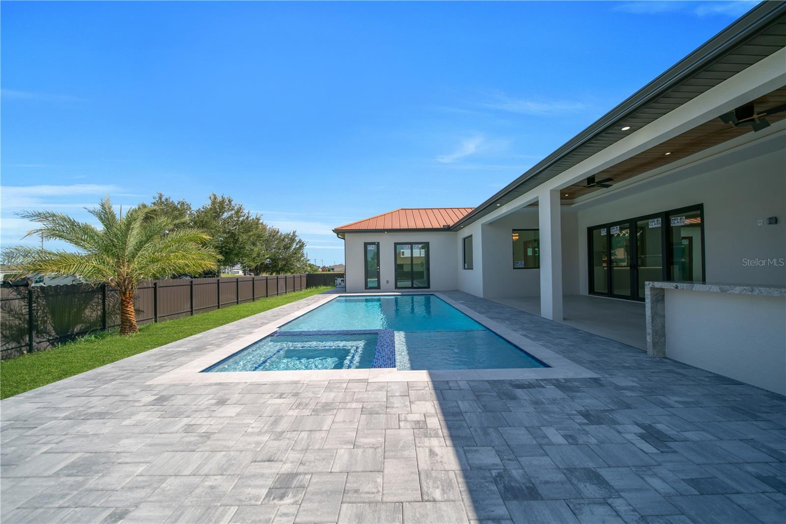 2421 N SANTA BARBARA BOULEVARD N