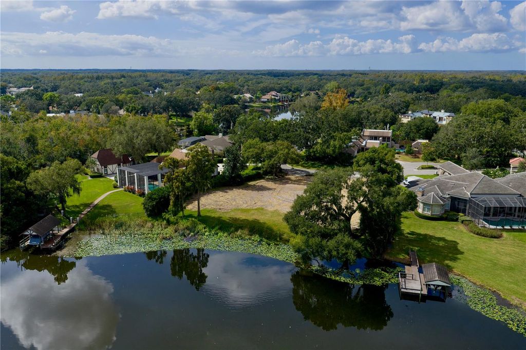 Photo of 806 Taray De Avila, Tampa, FL 33613 (MLS # TB8452002)