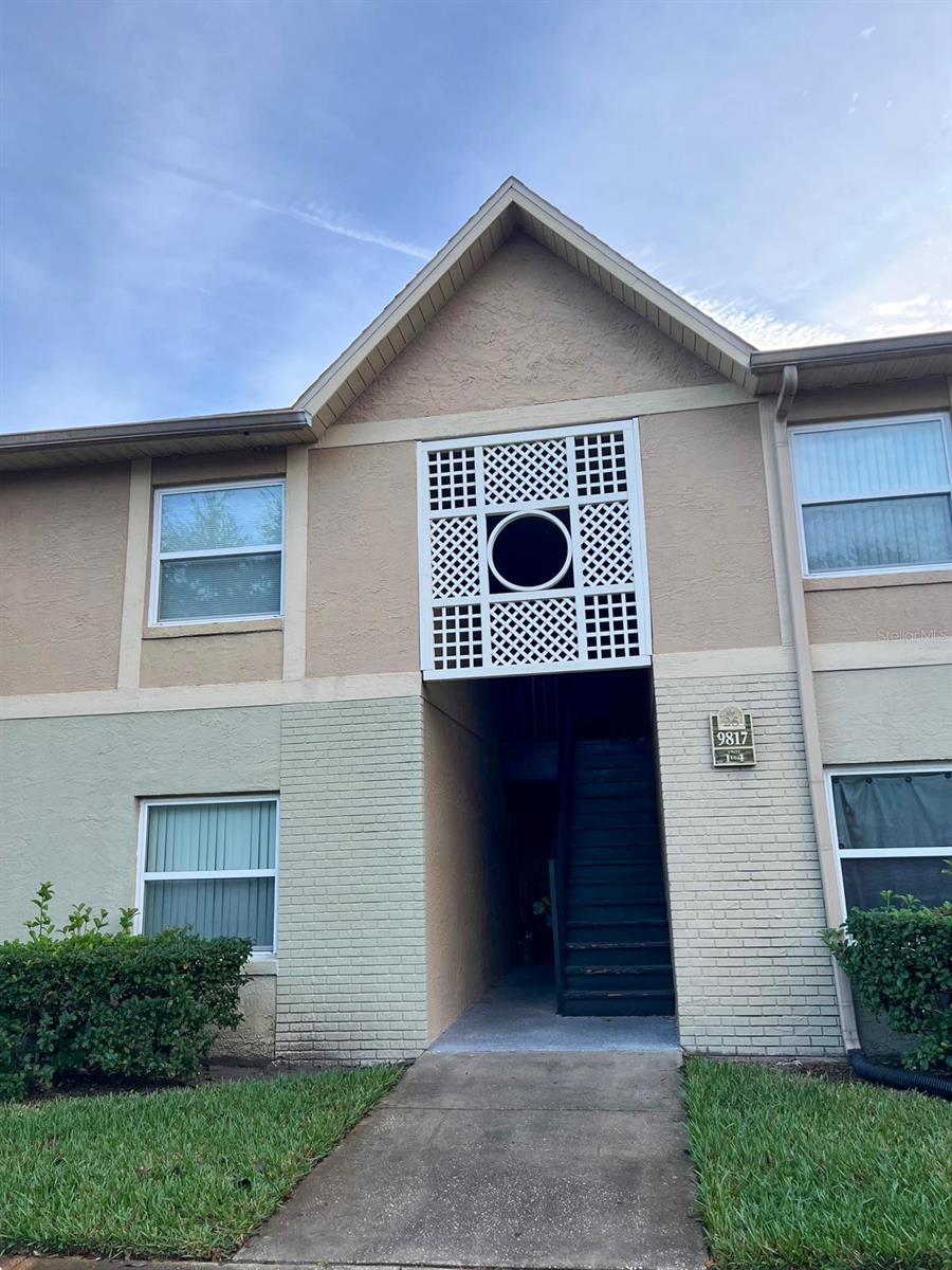Hawthorne Village Welcome to Hawthorne Village 2 Bedroom , 2 bath Condo in Central Orlando , where comfort meets style in this beautifully. Located in the heart of Orlando, you’ll be just 15 minutes from Universal Orlando Resorts, outlet shopping, top restaurants, and have easy access to major highways. The interior features a spacious open floor plan with a split-bedroom layout that provides added privacy. The kitchen is outfitted with modern countertops and stainless steel appliances, while modern doors and hardware bring a fresh, contemporary feel throughout. Luxury laminate flooring runs through the main living areas, bedroom and tile in the bathrooms, Kitchen . Enjoy a community environment with access to a clubhouse, two swimming pools, tennis courts, fitness center, dog park, and BBQ areaSecond floor unit with balcony overlooking trees and a pond. Very private. Tiled floors in kitchen