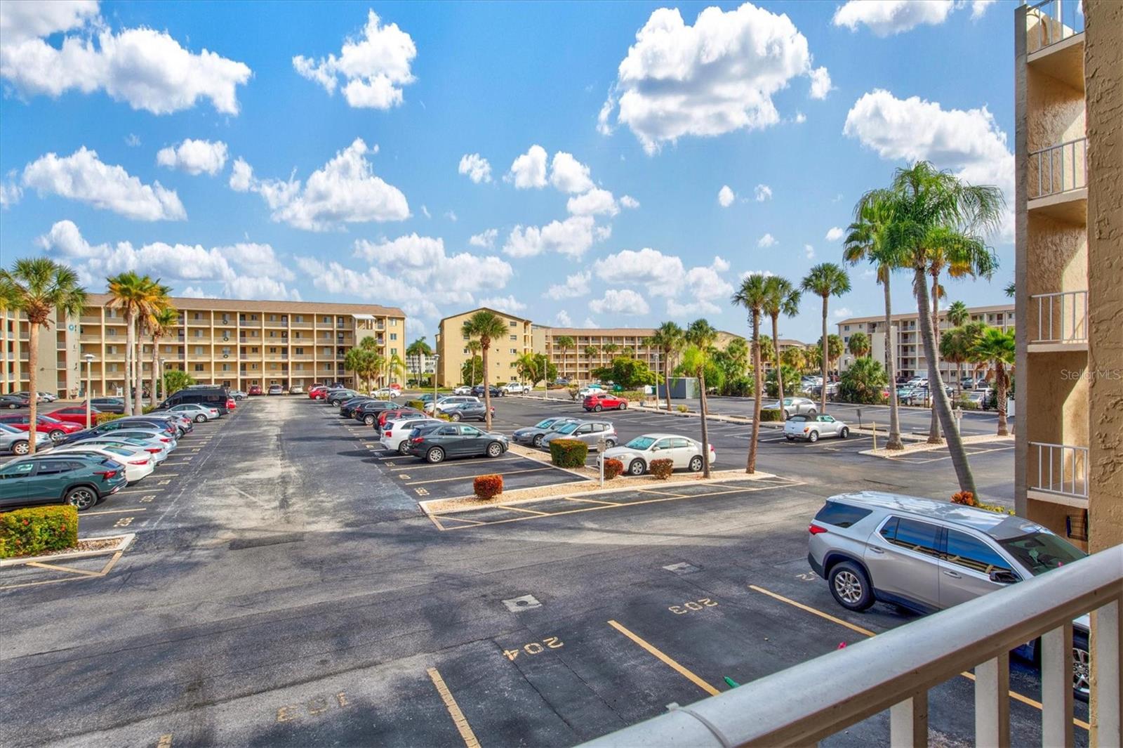 BAYSHORE ON THE LAKE APTS II SEC 3 - Residential