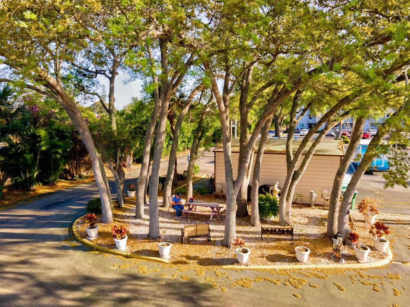 BAYSHORE ON THE LAKE APTS II SEC 3 - Residential