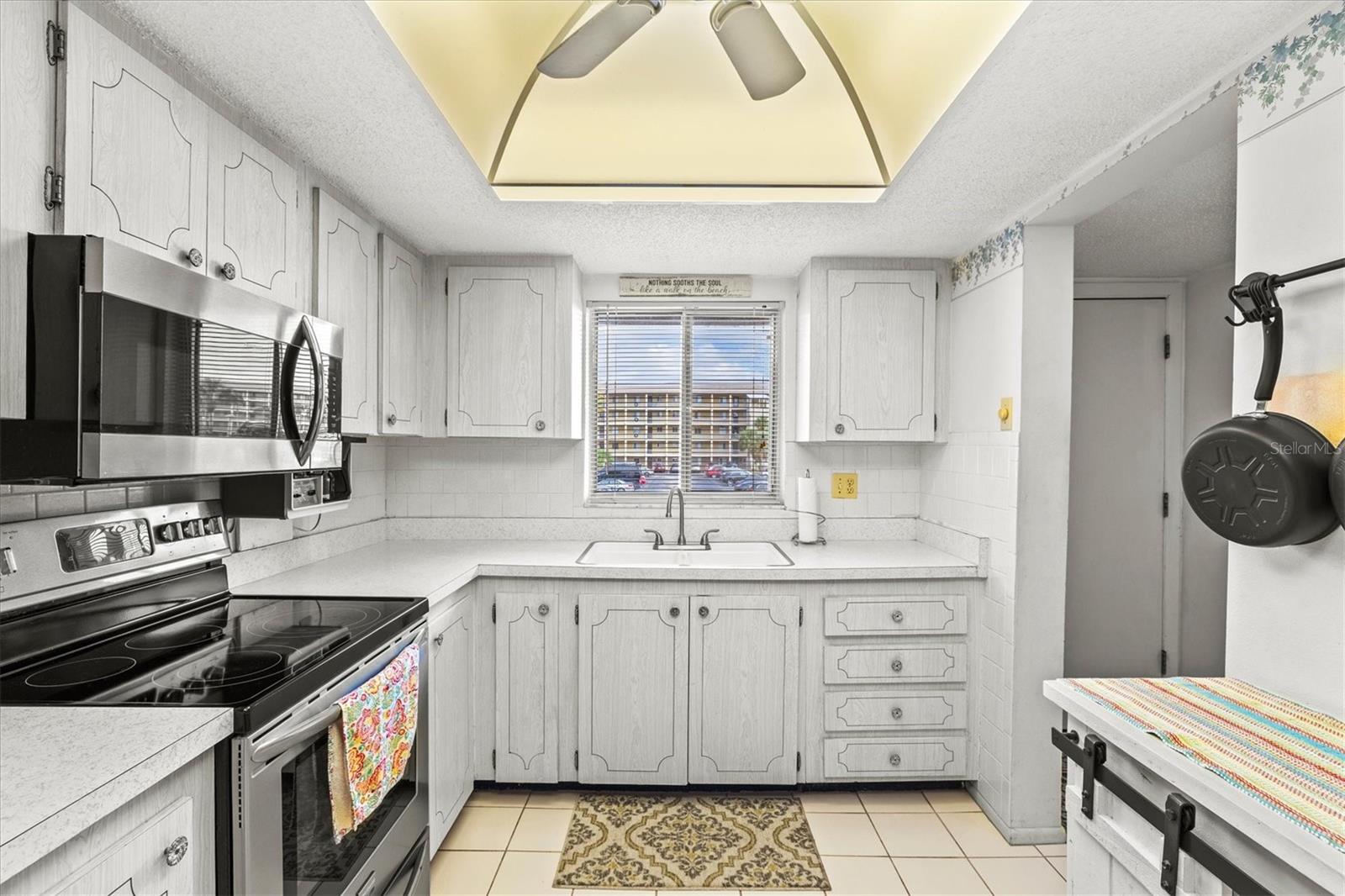 BAYSHORE ON THE LAKE APTS II SEC 3 - Residential