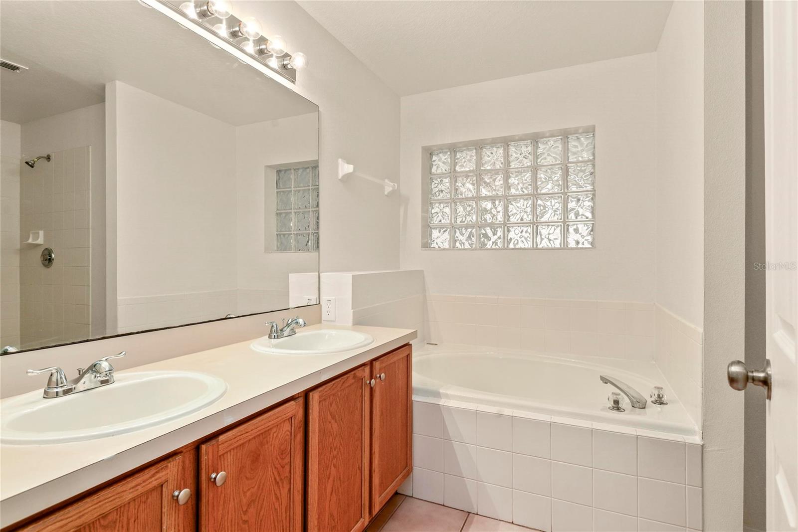 MAGNOLIA OAKS RIDGE - Residential Lease