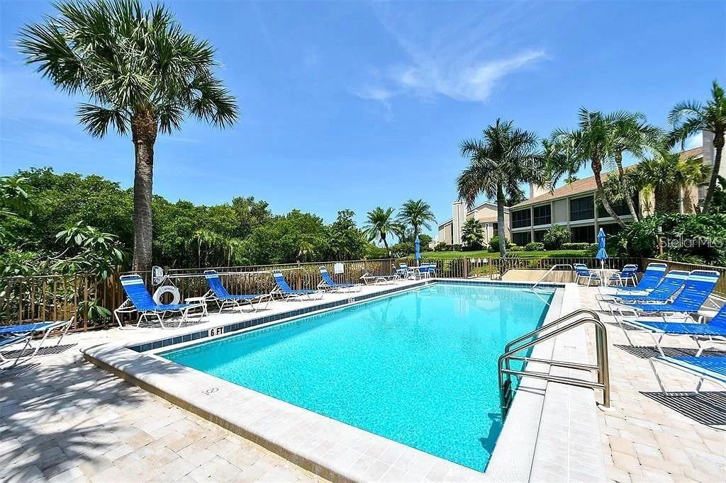 BAY HOLLOW - Residential