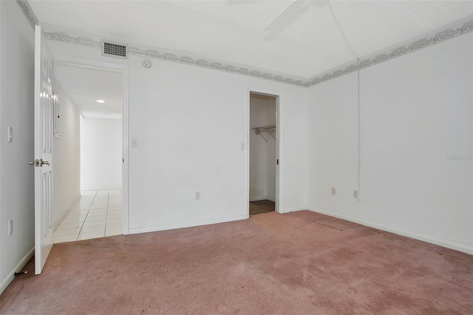 BAY HOLLOW - Residential