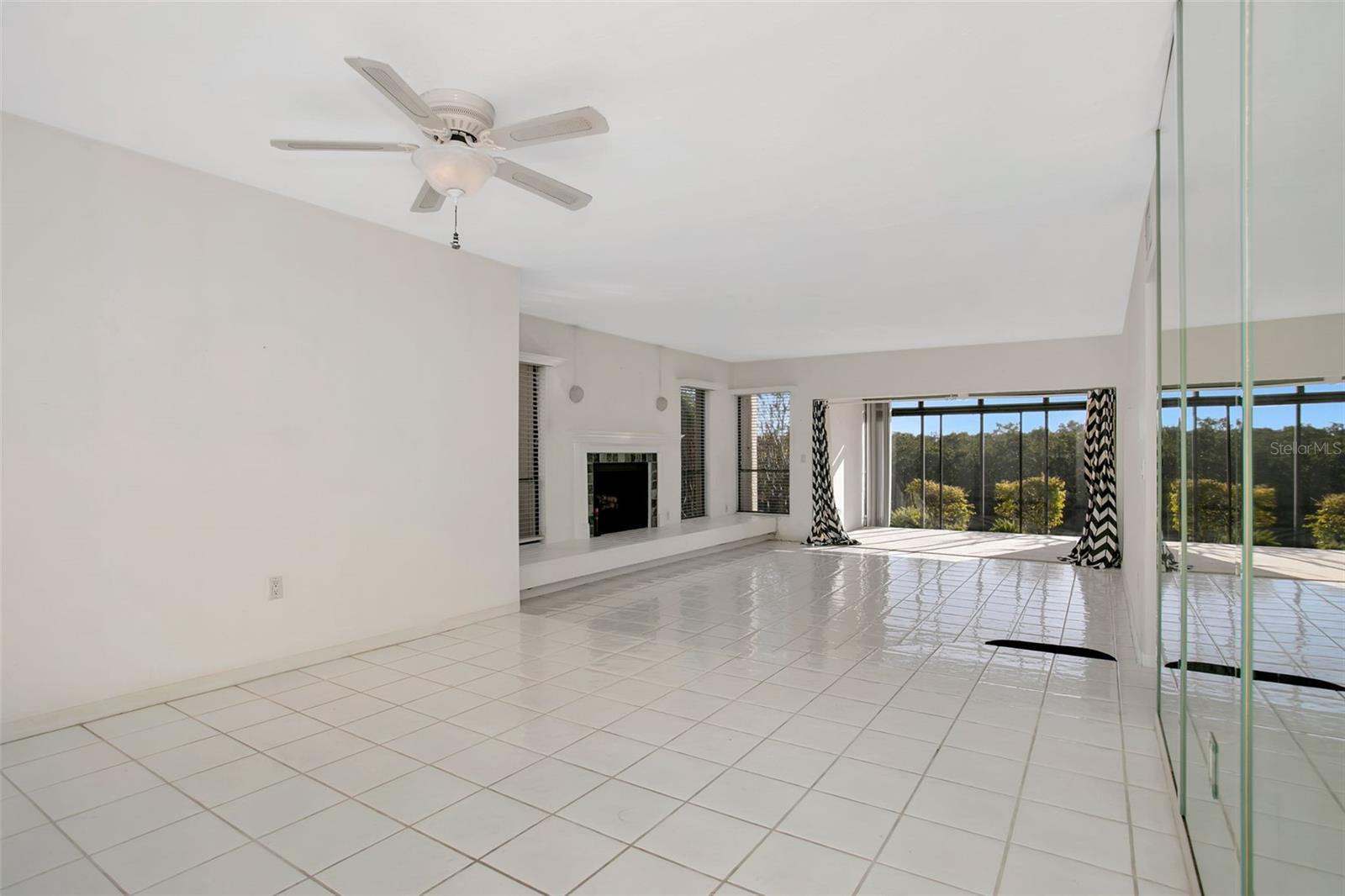 BAY HOLLOW - Residential