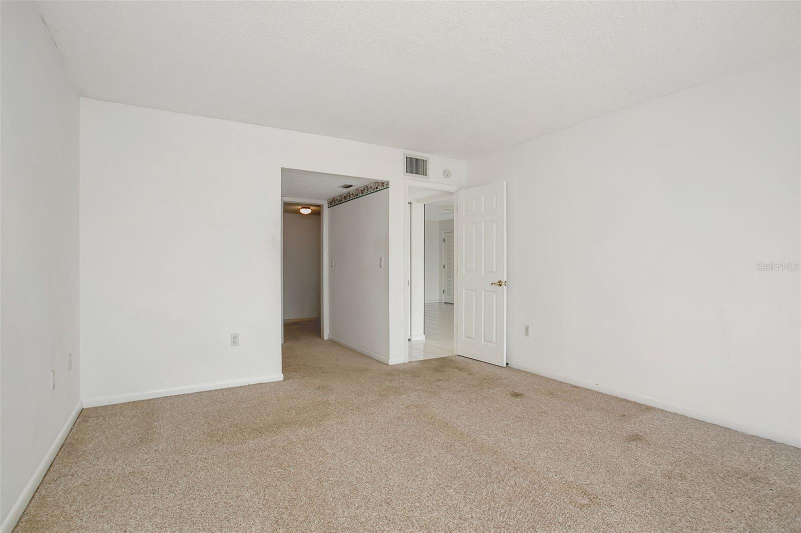 BAY HOLLOW - Residential