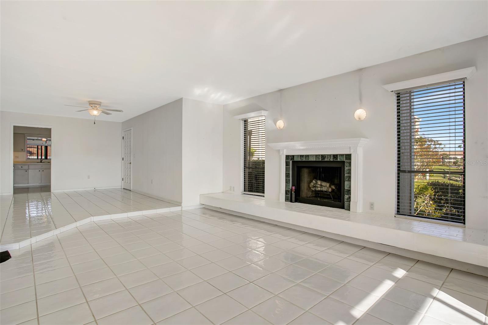 BAY HOLLOW - Residential