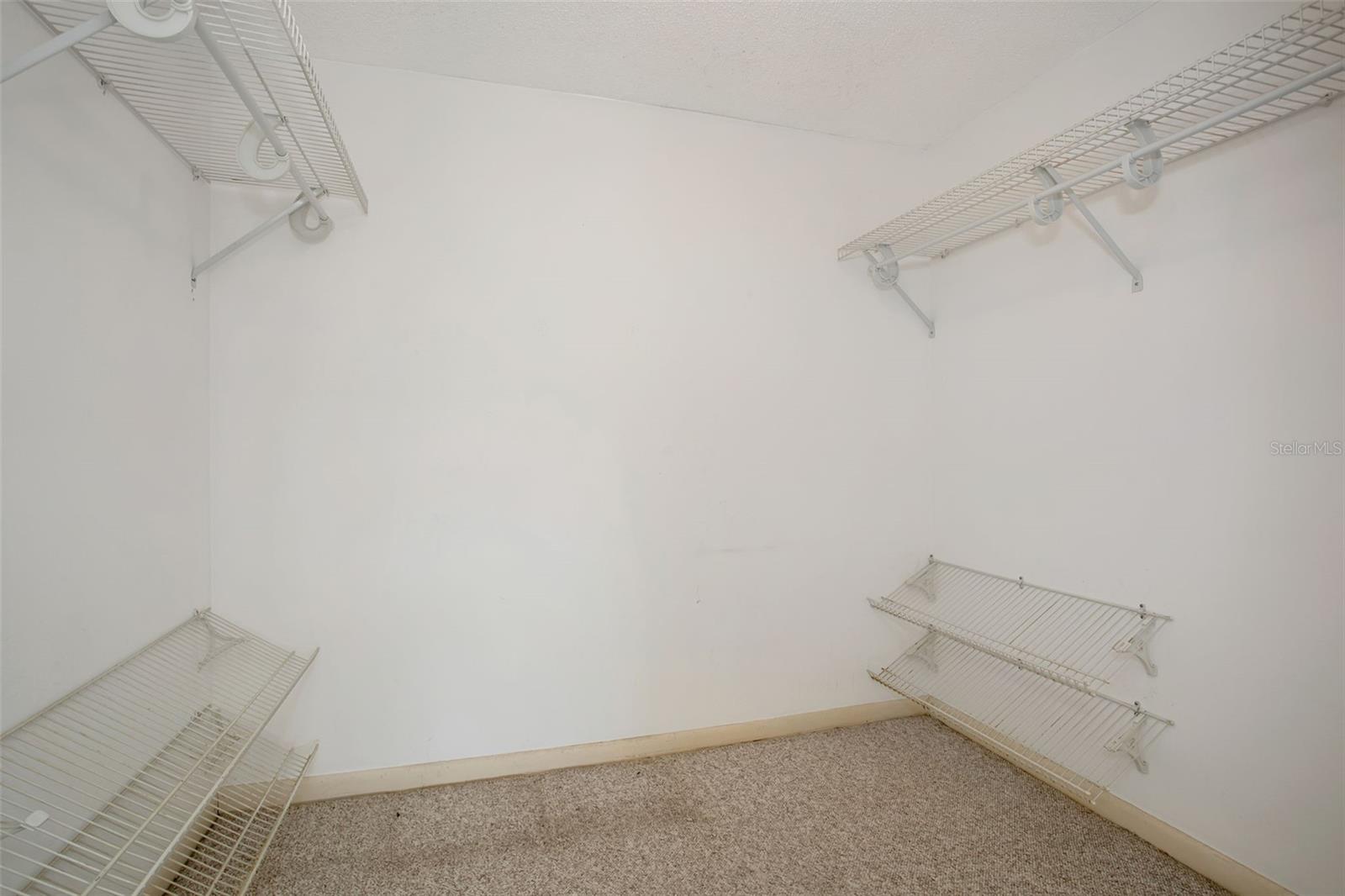 BAY HOLLOW - Residential