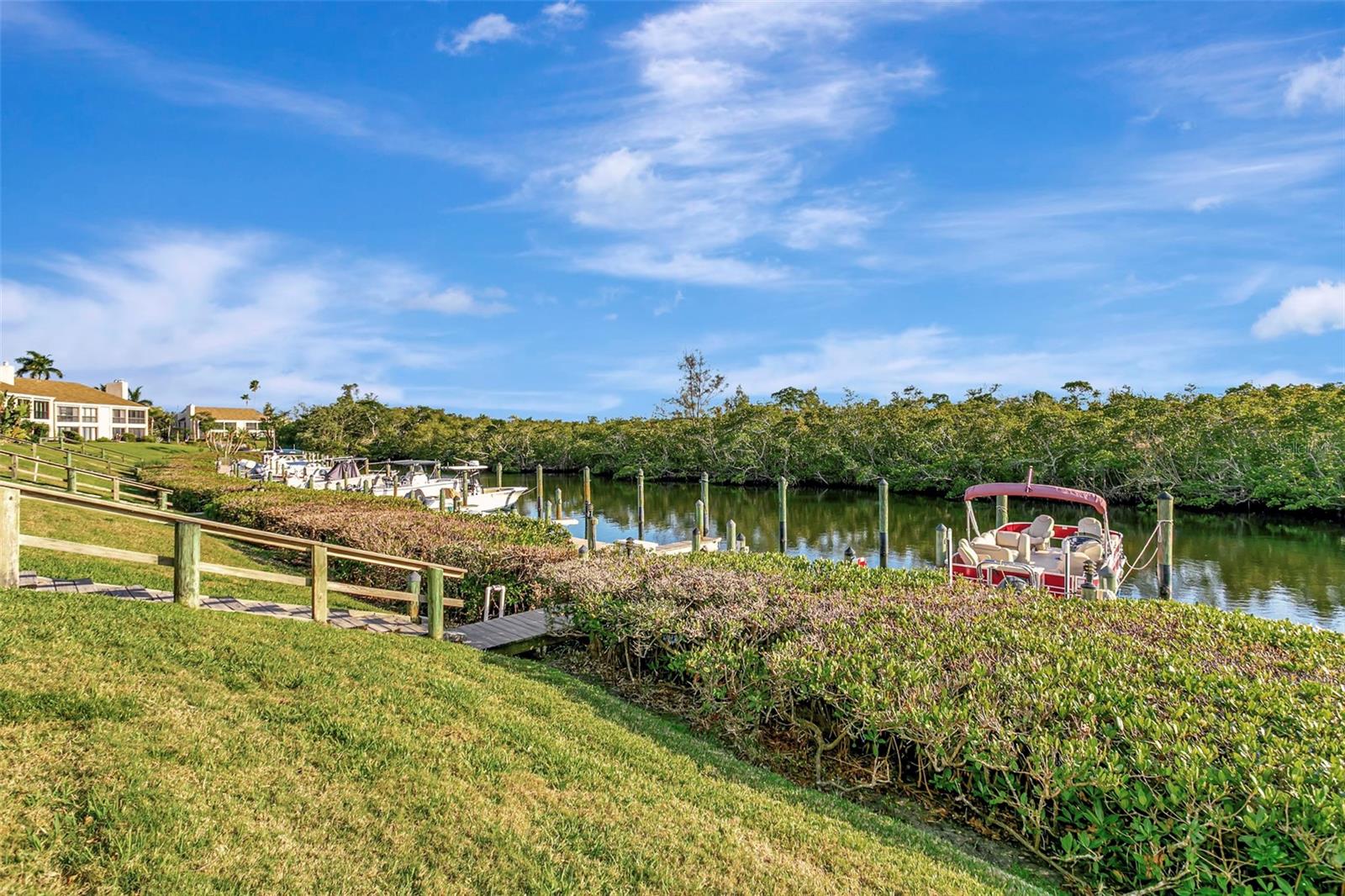 BAY HOLLOW - Residential