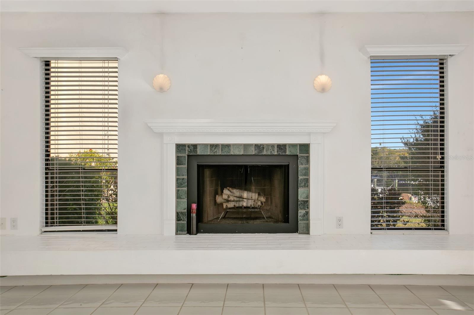 BAY HOLLOW - Residential