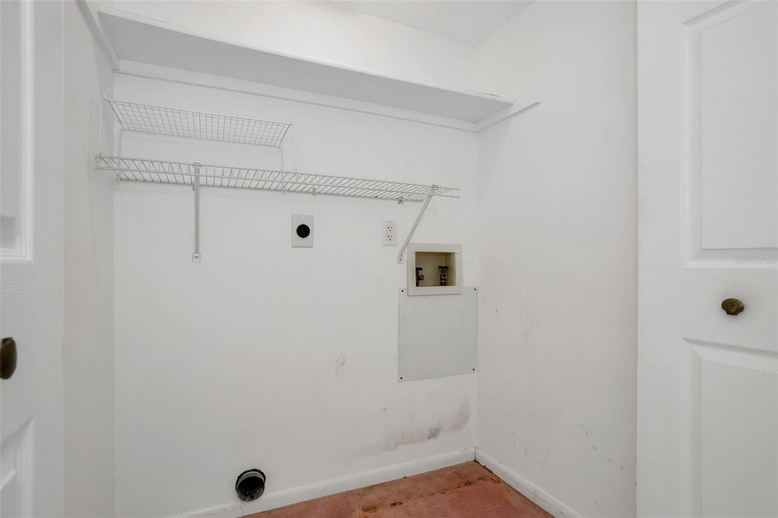 BAY HOLLOW - Residential