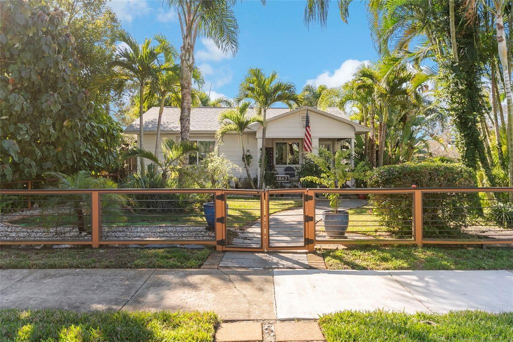 Photo of 4862 Burlington Avenue N, St Petersburg, FL 33713 (MLS # TB8472423)