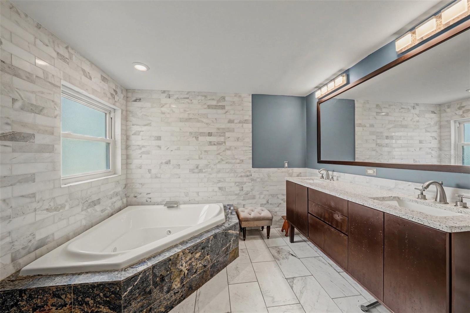 ST JOSEPH SOUND ESTATES - Residential