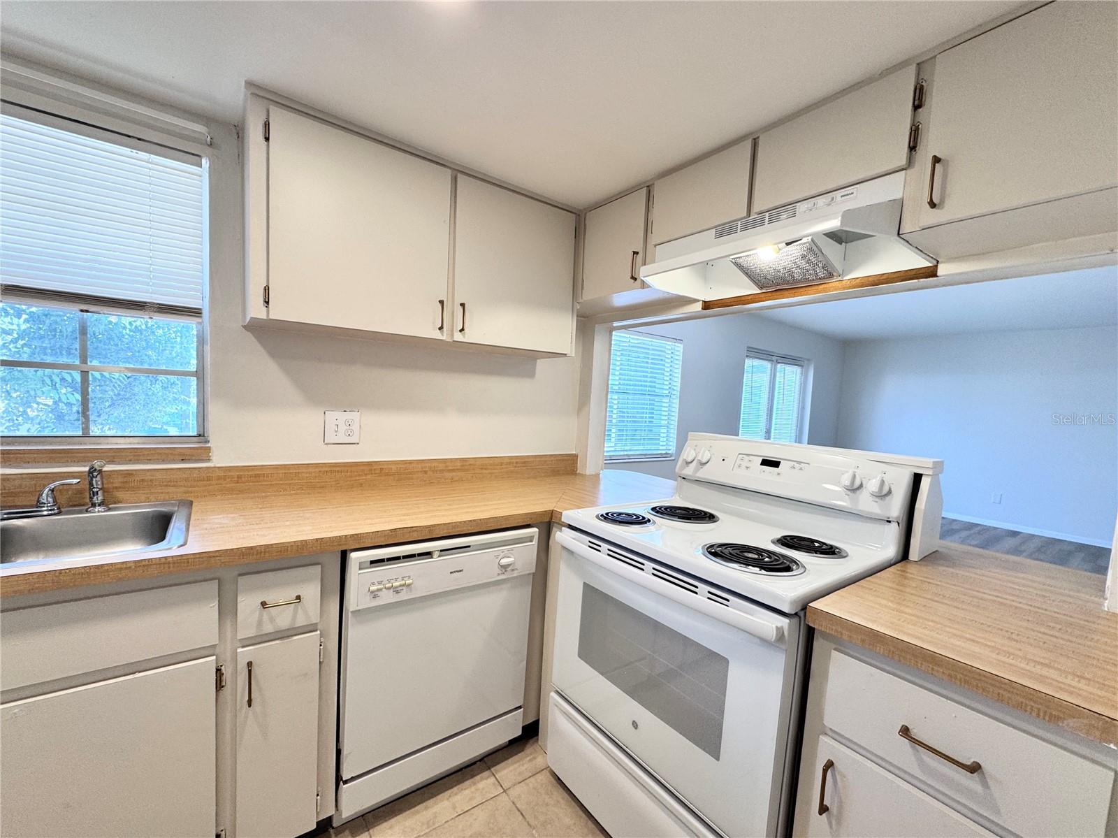 1000 S SEMORAN BOULEVARD 305