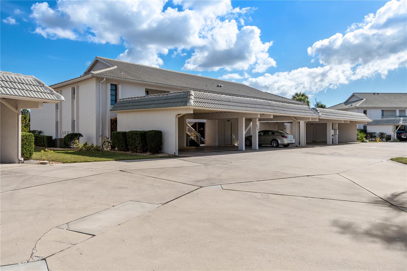 GOLFVIEW - Residential