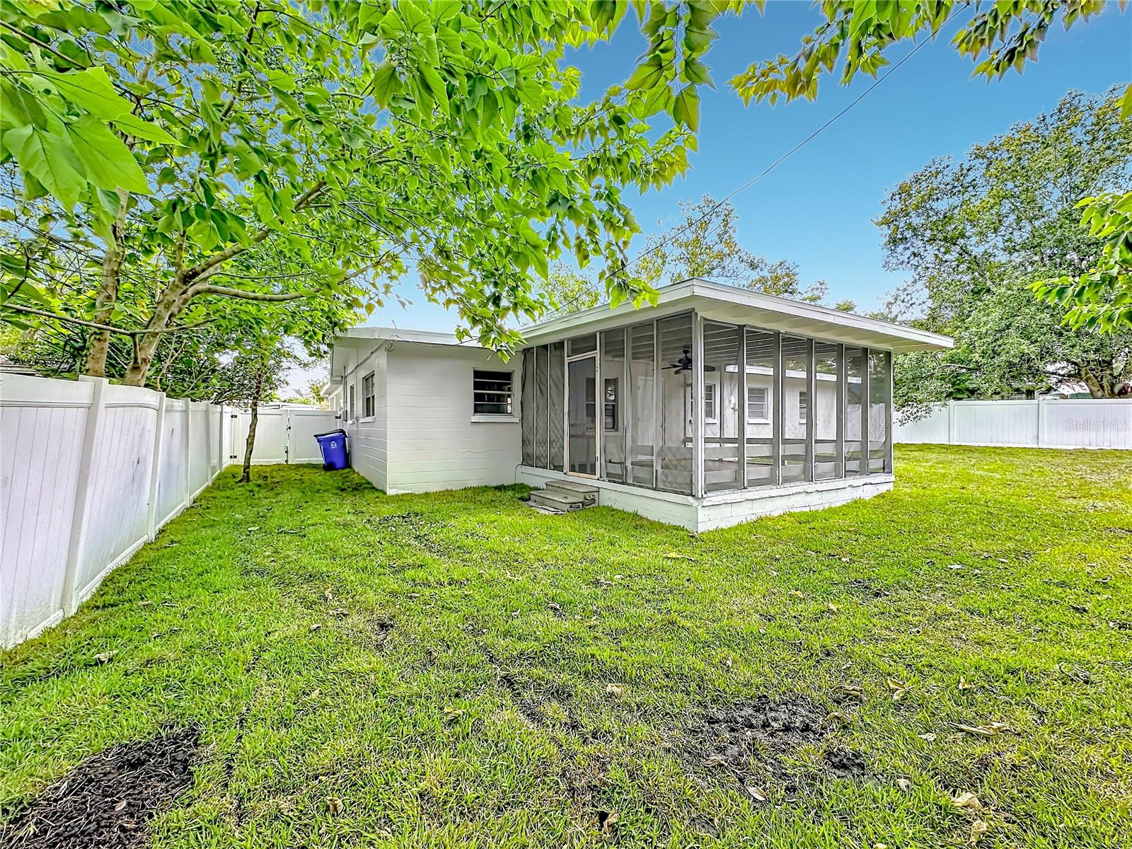 304 SUNNYHILL LANE
