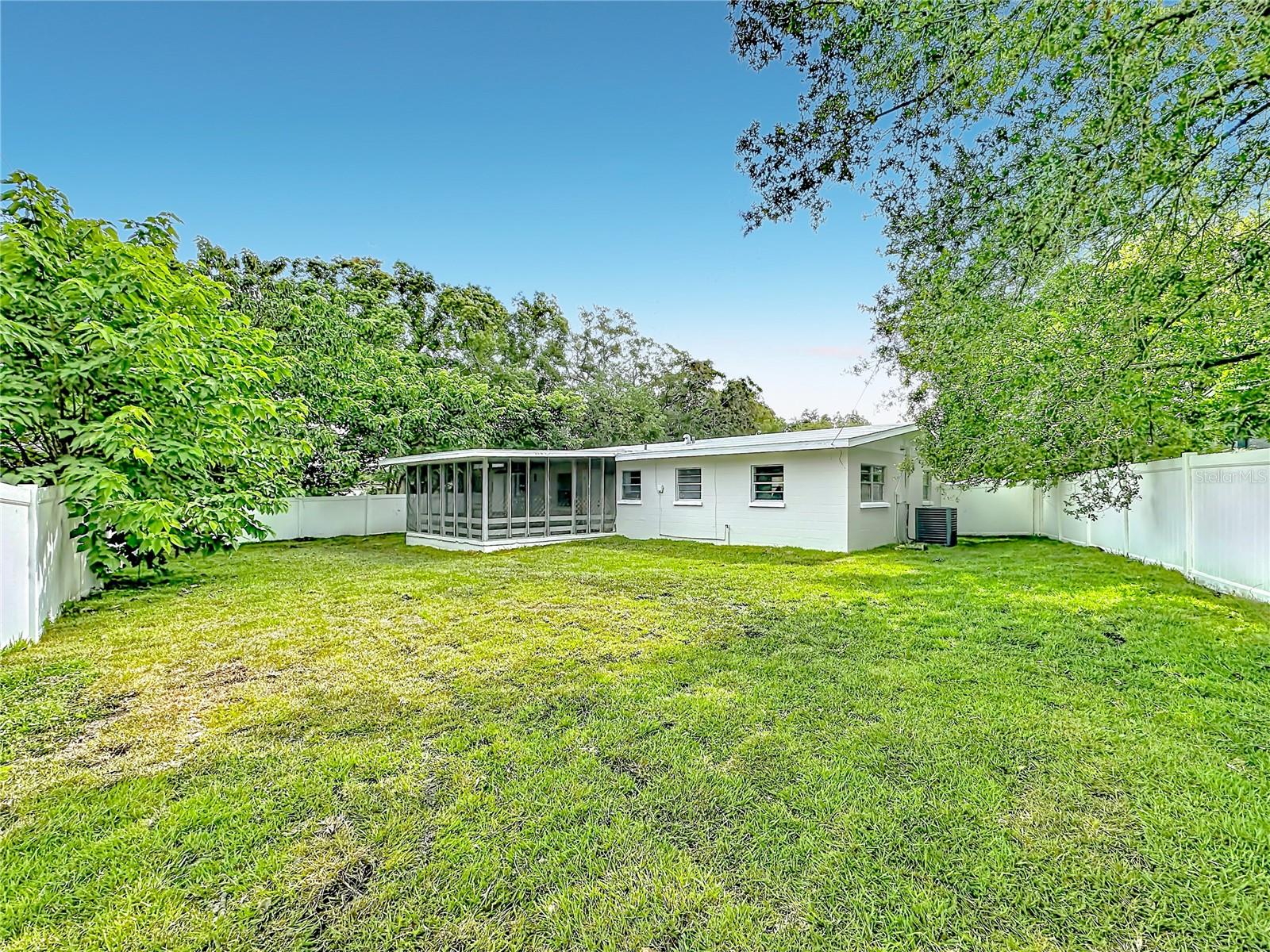 304 SUNNYHILL LANE