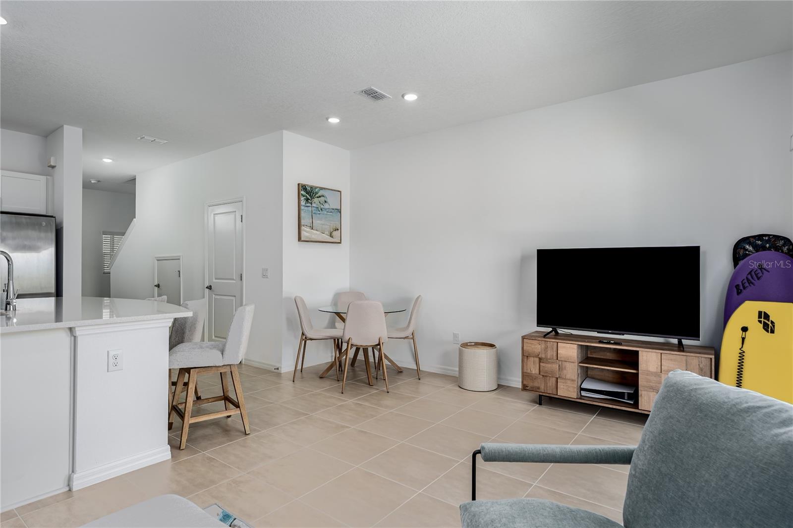 ARTISAN LAKES EDGESTONE NORTH PH I & II - Residential Lease