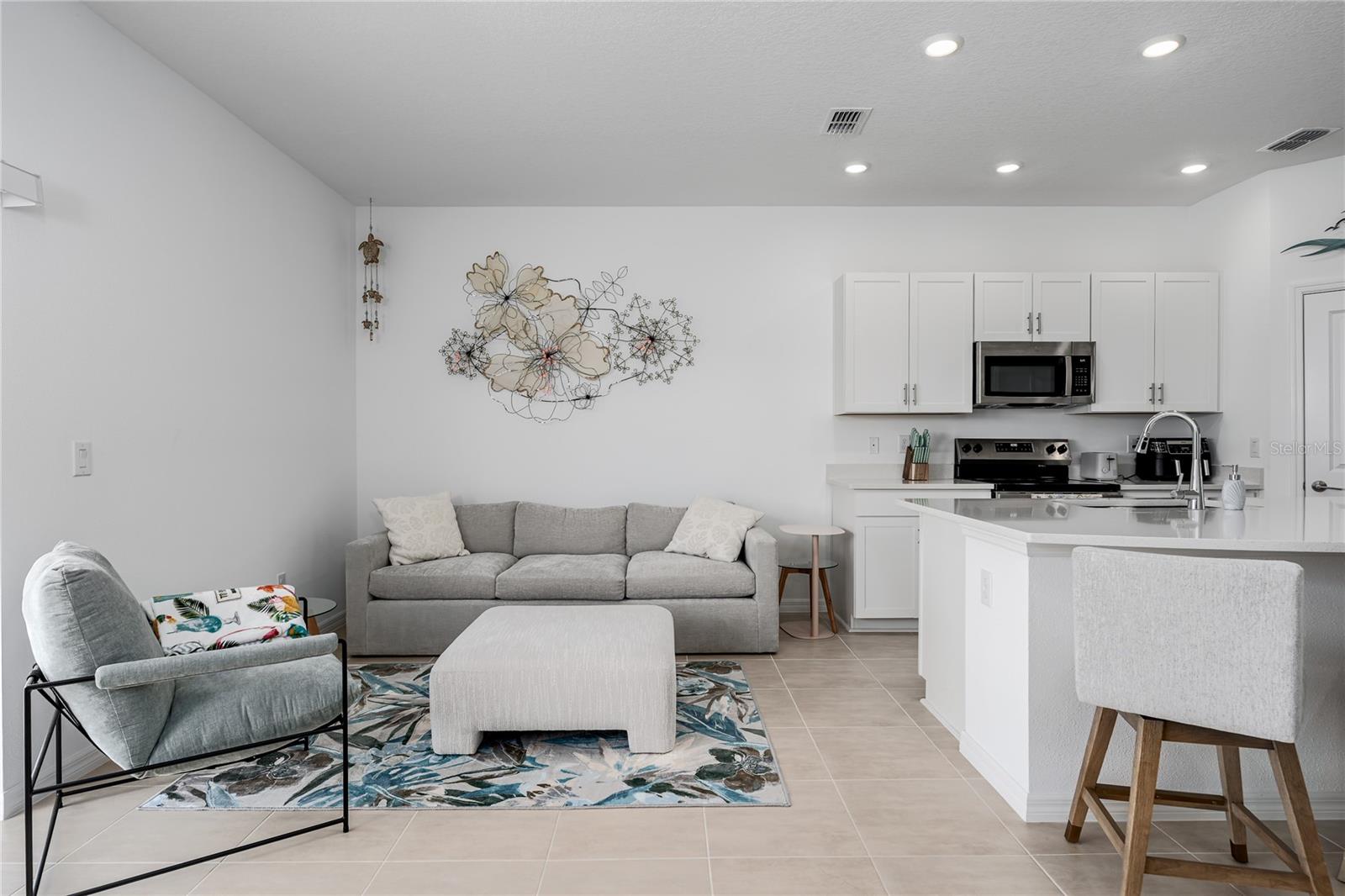 ARTISAN LAKES EDGESTONE NORTH PH I & II - Residential Lease