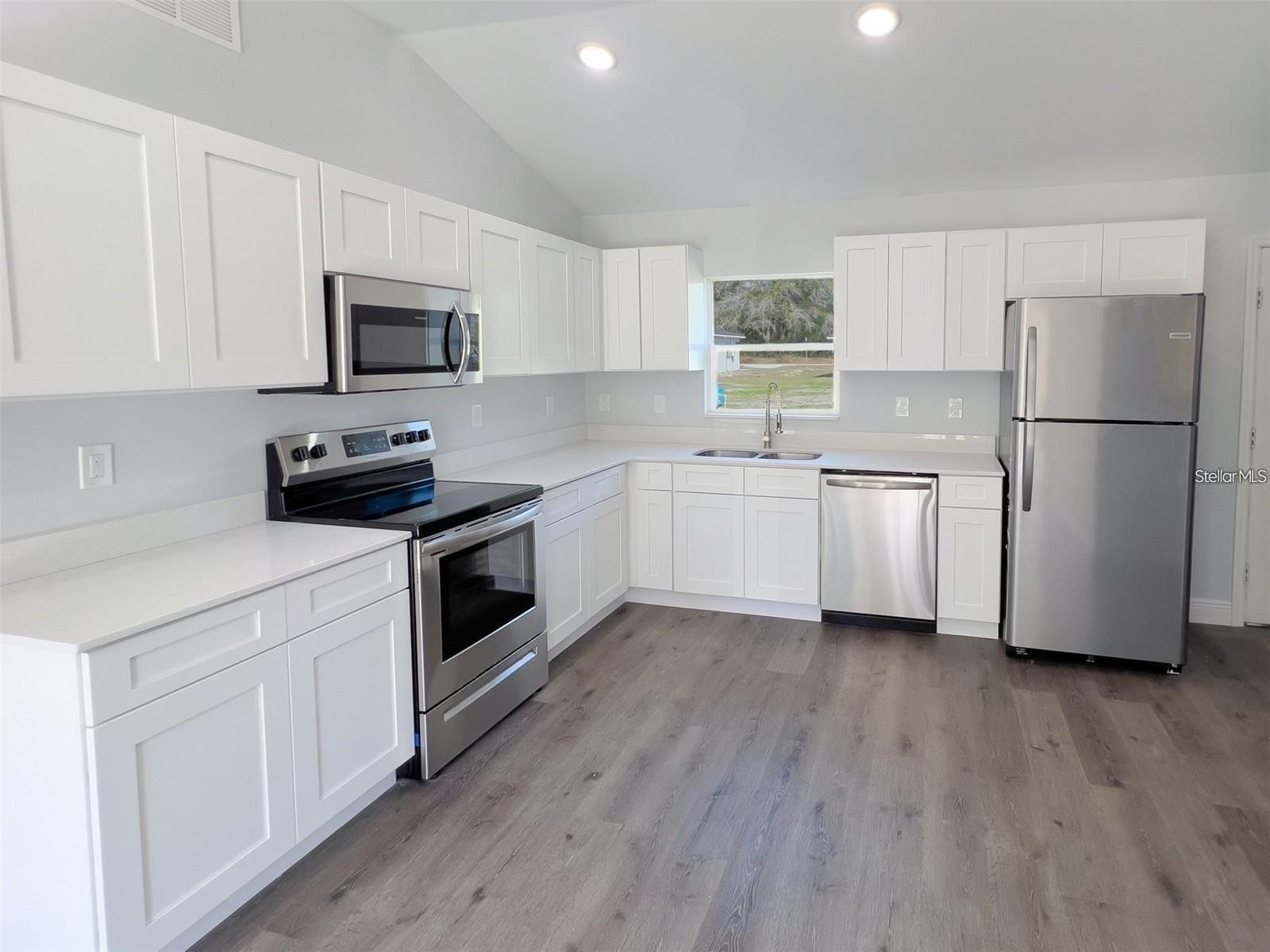 11 LOCUST LOOP DRIVE