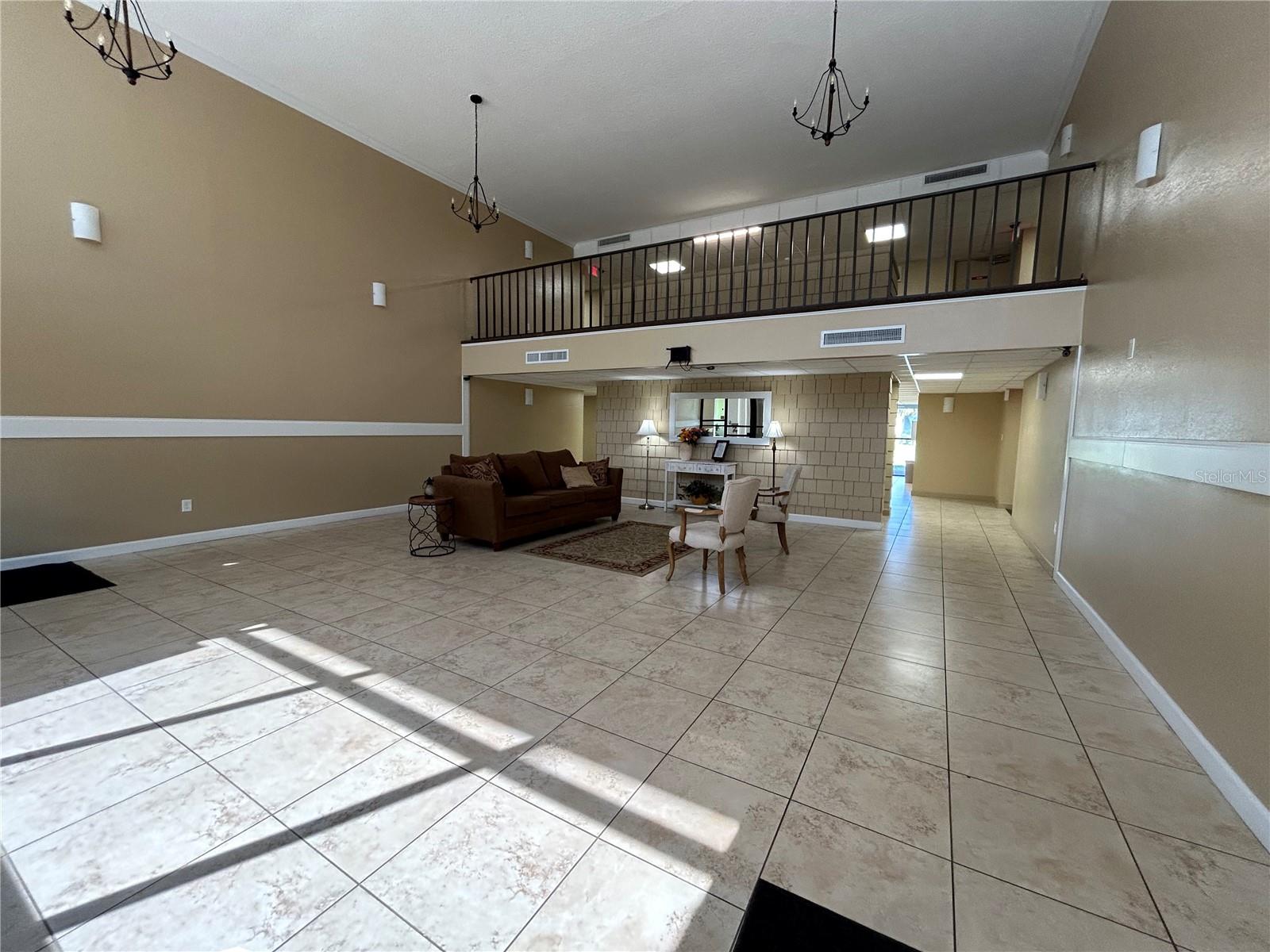 REGENCY HOUSE - Residential